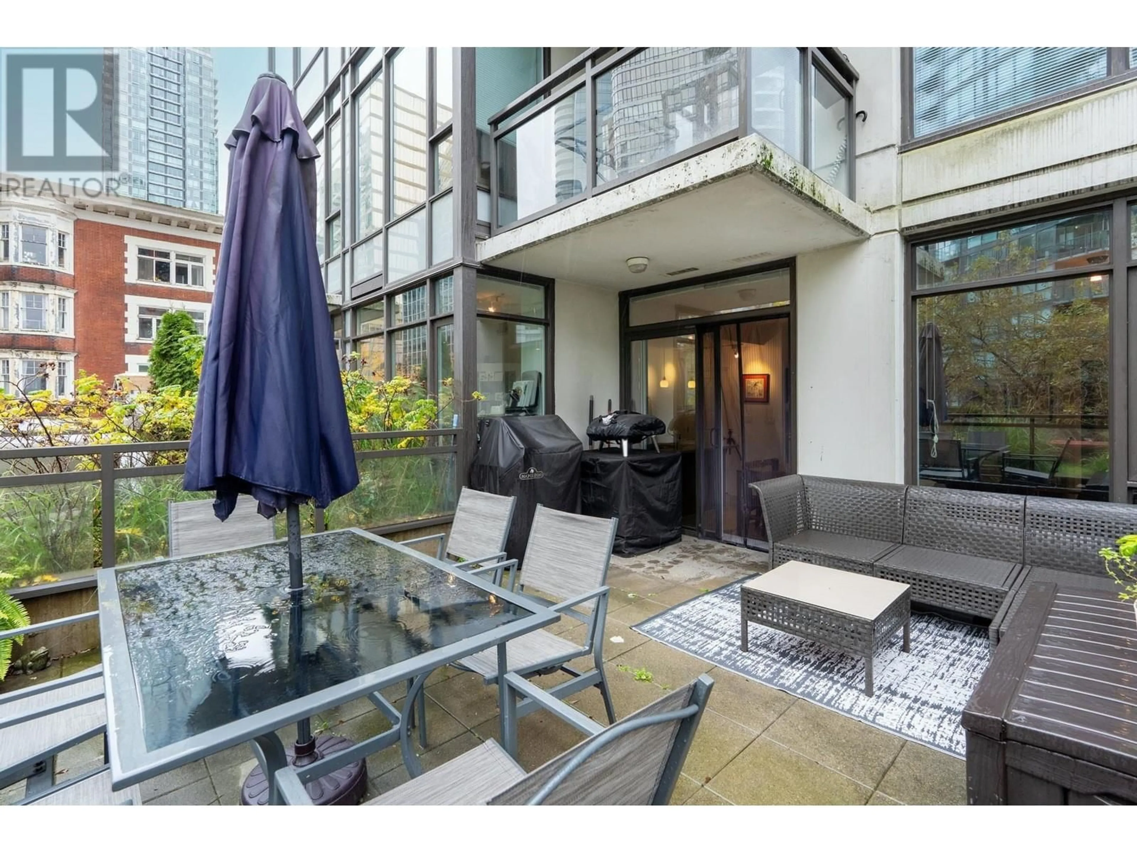 Patio for 401 1211 MELVILLE STREET, Vancouver British Columbia V6E0A7