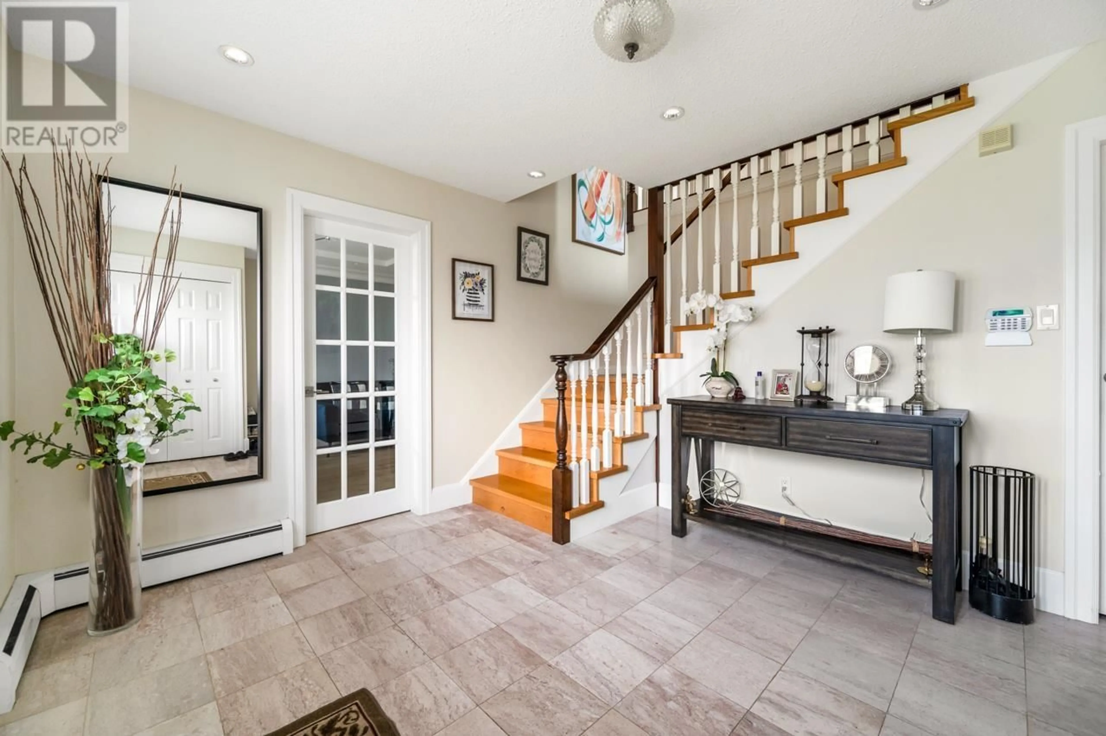 Indoor entryway, wood floors for 5905 EARLES STREET, Vancouver British Columbia V5R3S7