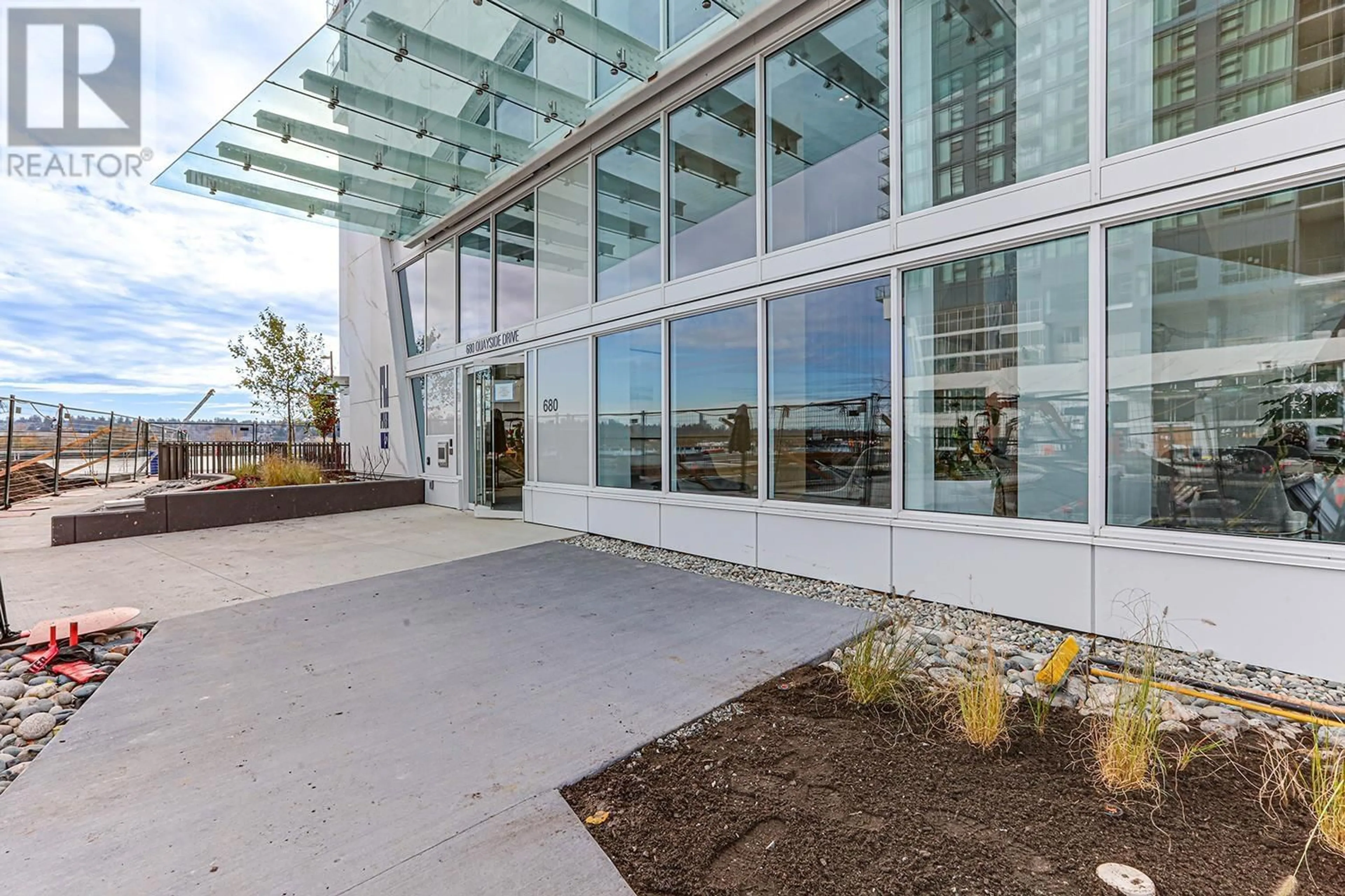 Indoor lobby, ceramic floors for 3207 680 QUAYSIDE DRIVE, New Westminster British Columbia V3M0P2