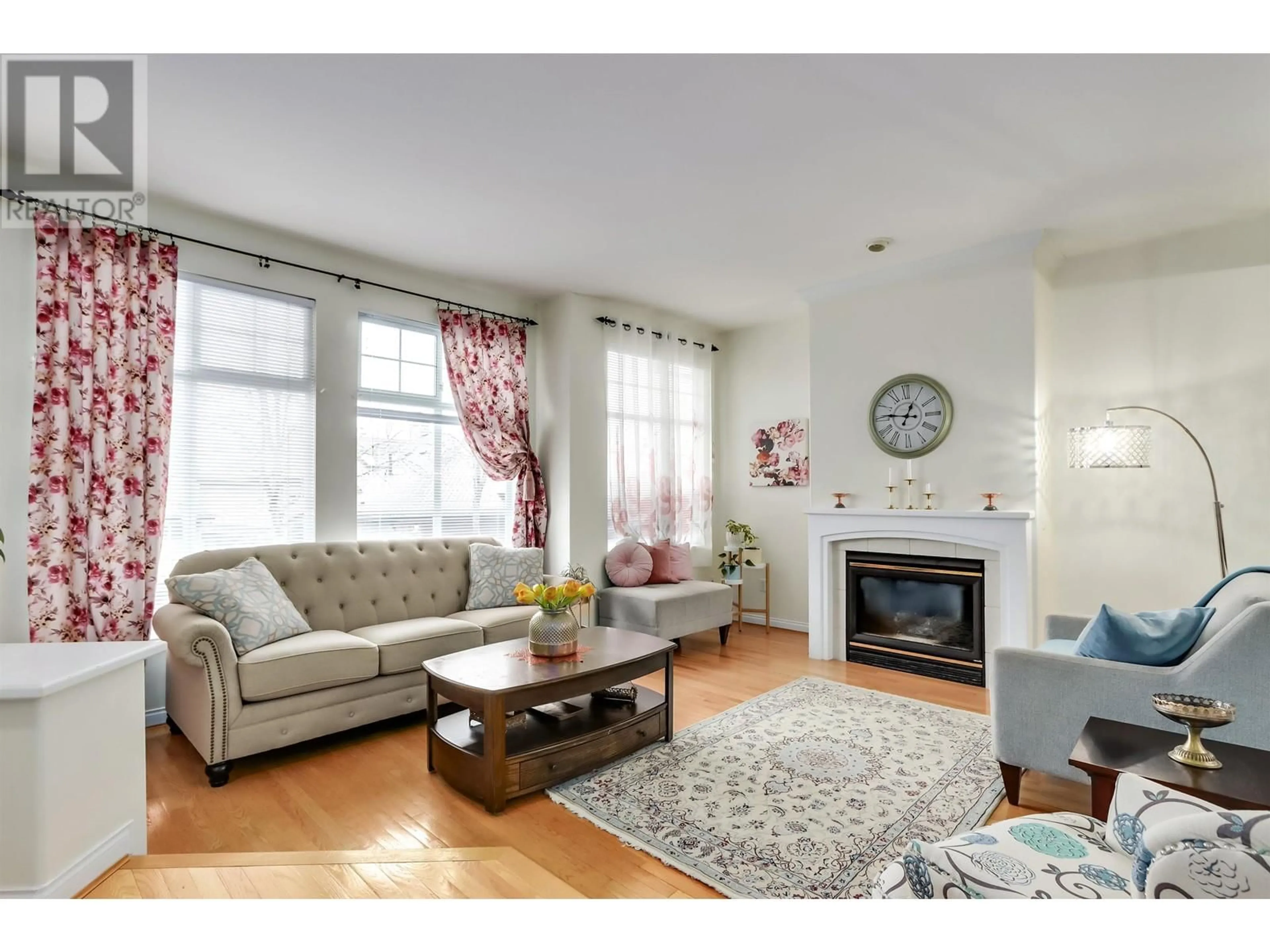 Living room, wood floors for 149 2979 PANORAMA DRIVE, Coquitlam British Columbia V3E2W8