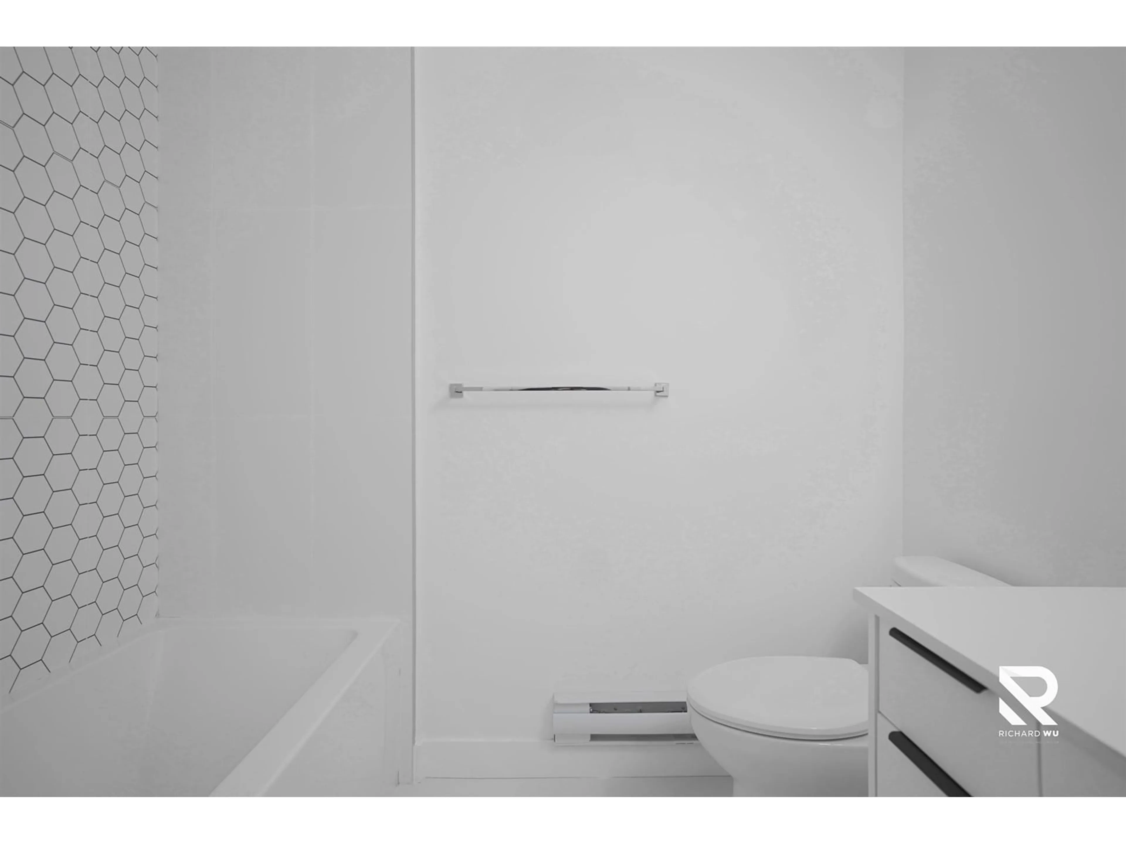 Standard bathroom, not visible floor for 311 10616 132 STREET, Surrey British Columbia V3T3V8