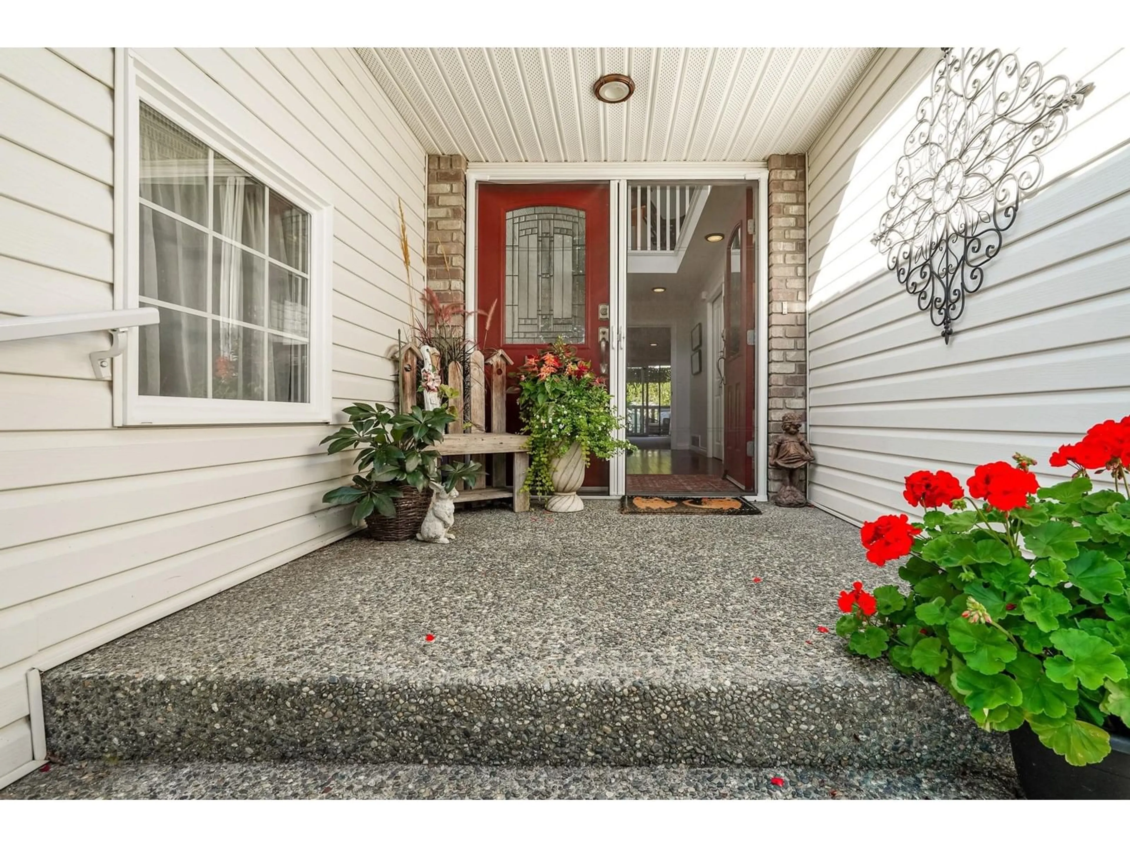 Indoor entryway, cement floor for 21783 46 AVENUE, Langley British Columbia V3A3J5