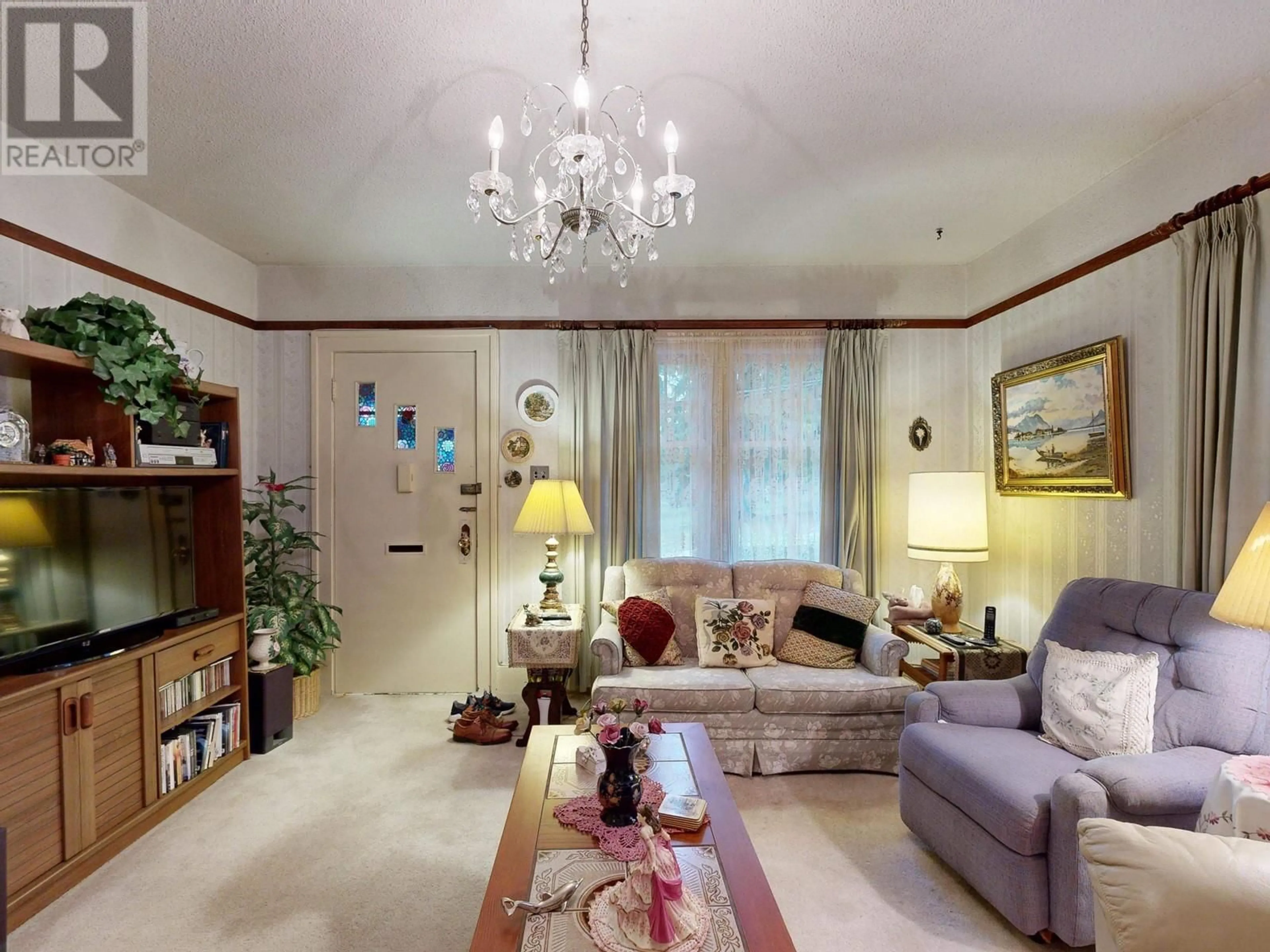 Living room, wood floors for 1496 E 15TH AVENUE, Vancouver British Columbia V5N2E8