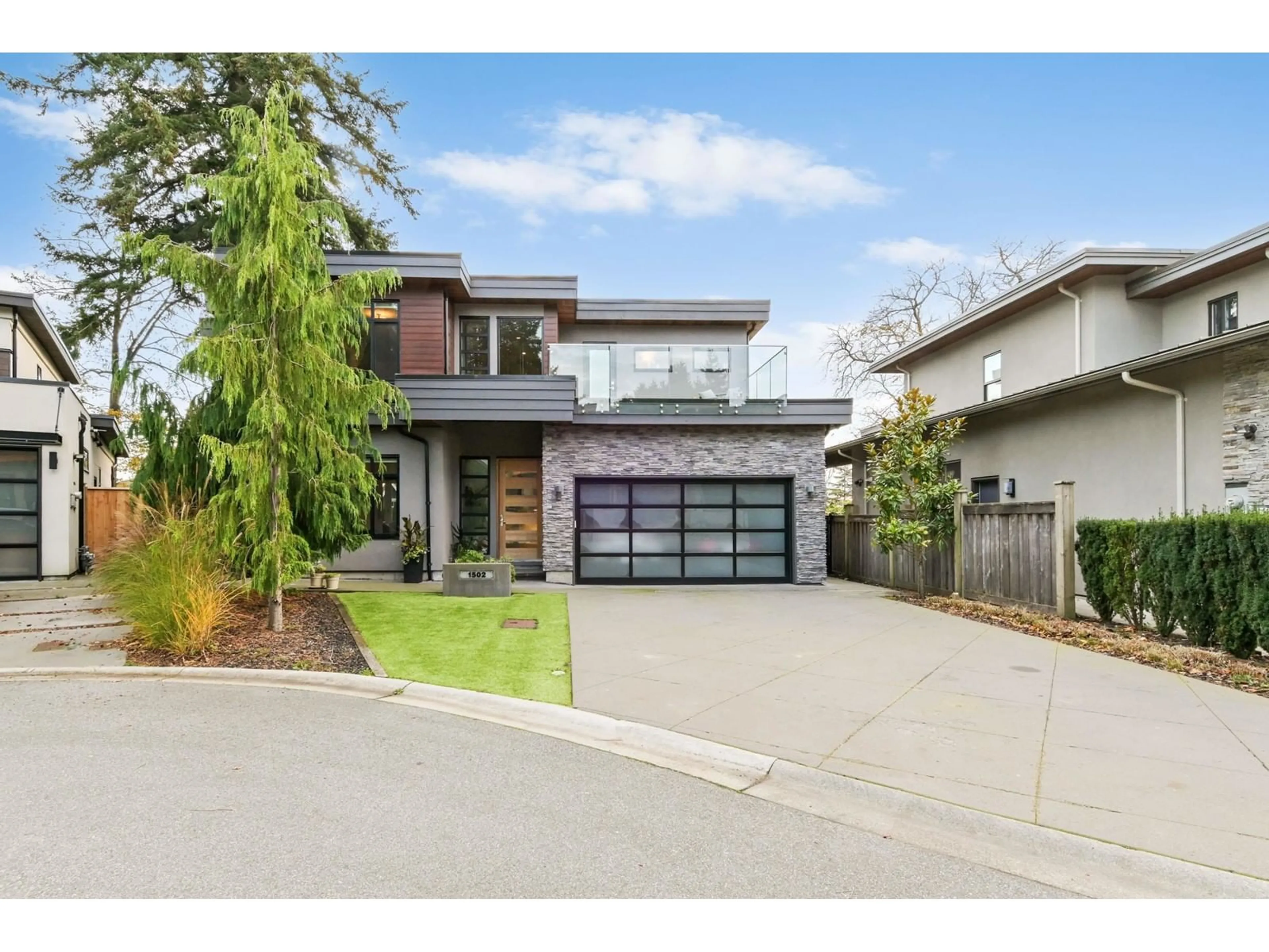 Frontside or backside of a home, the street view for 1502 BISHOP ROAD, White Rock British Columbia V4B3K7