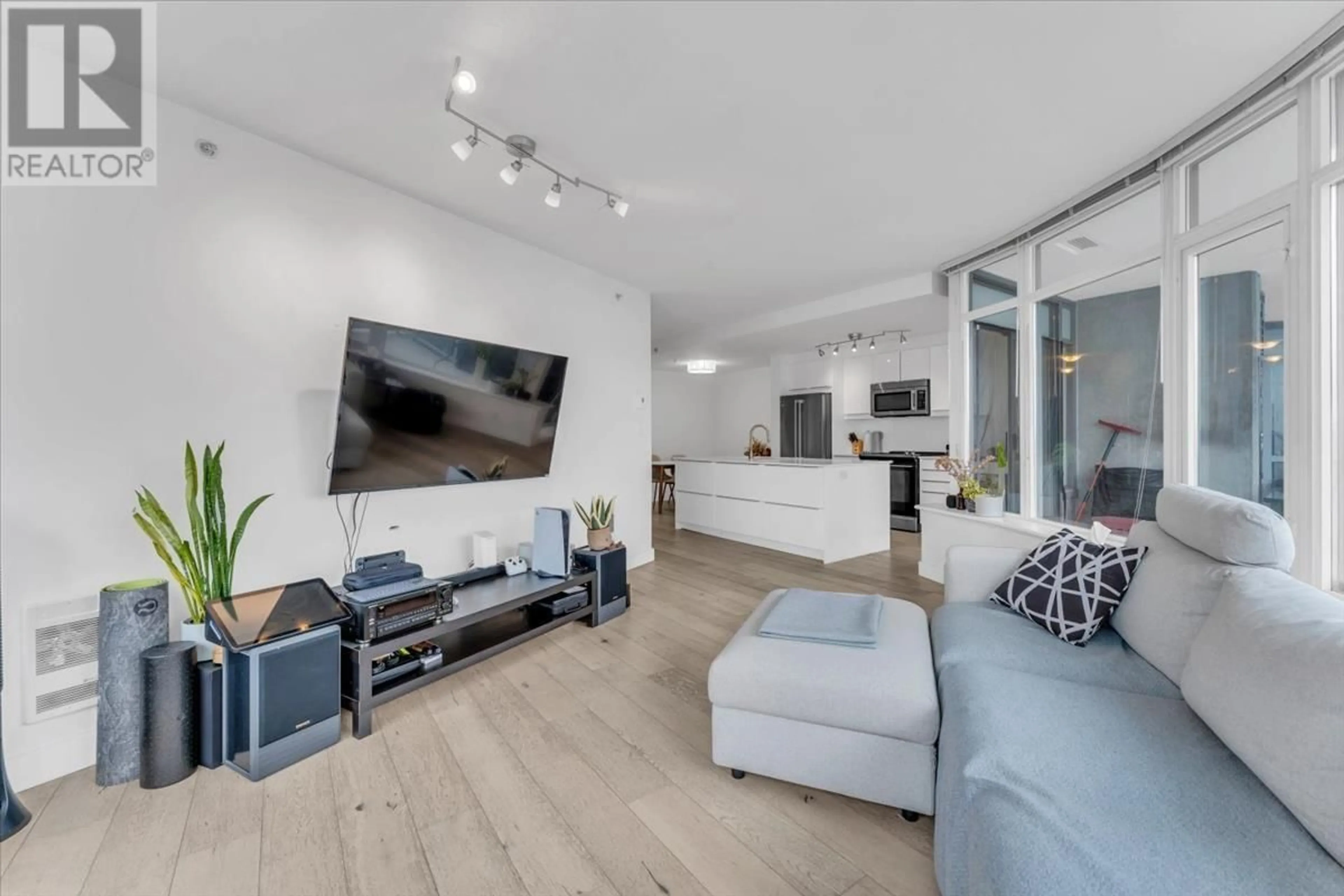 Living room, wood floors for 2601 898 CARNARVON STREET, New Westminster British Columbia V3M0C3