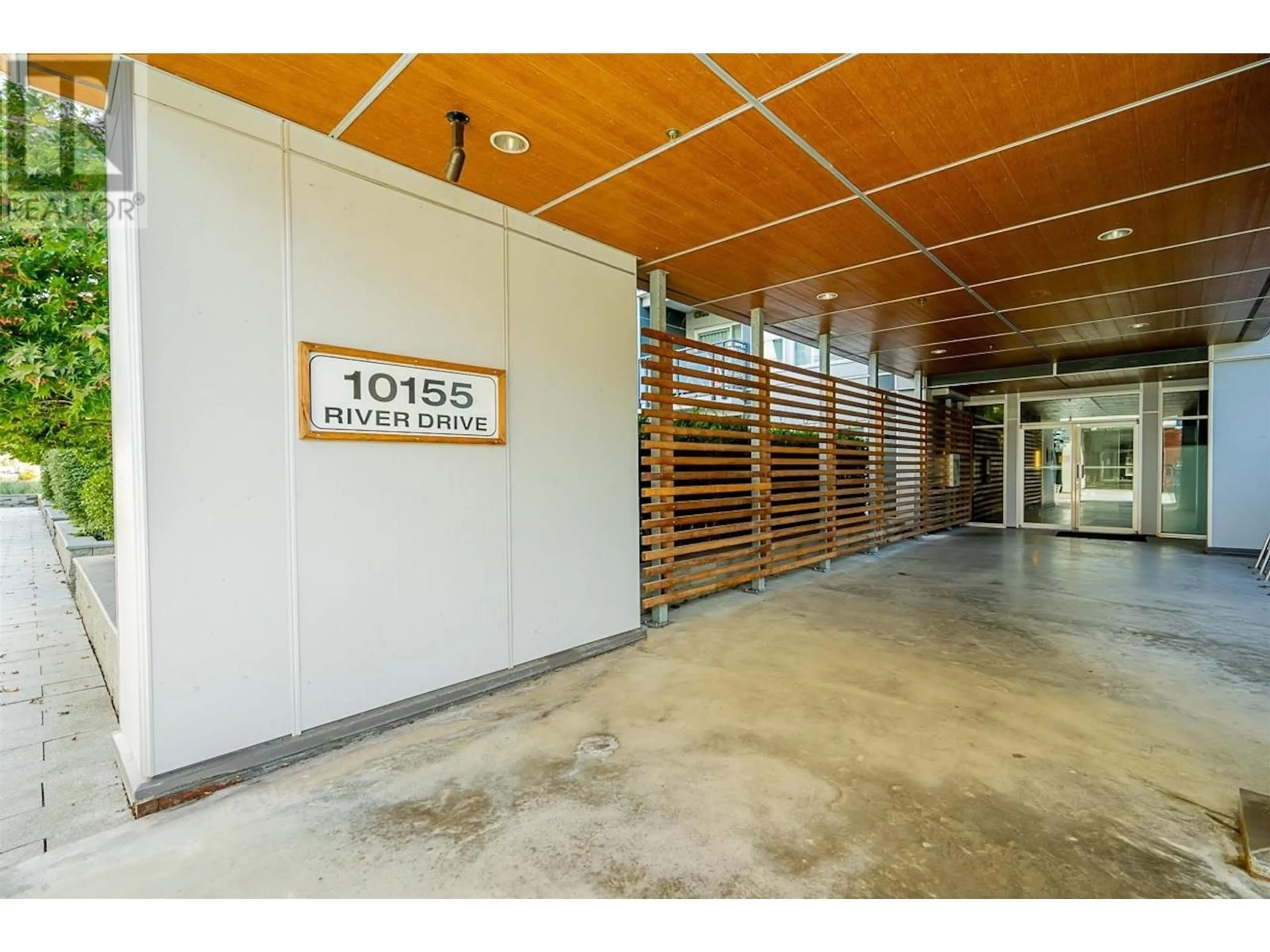 Indoor foyer, cement floor for 303 10155 RIVER DRIVE, Richmond British Columbia V6X0L3