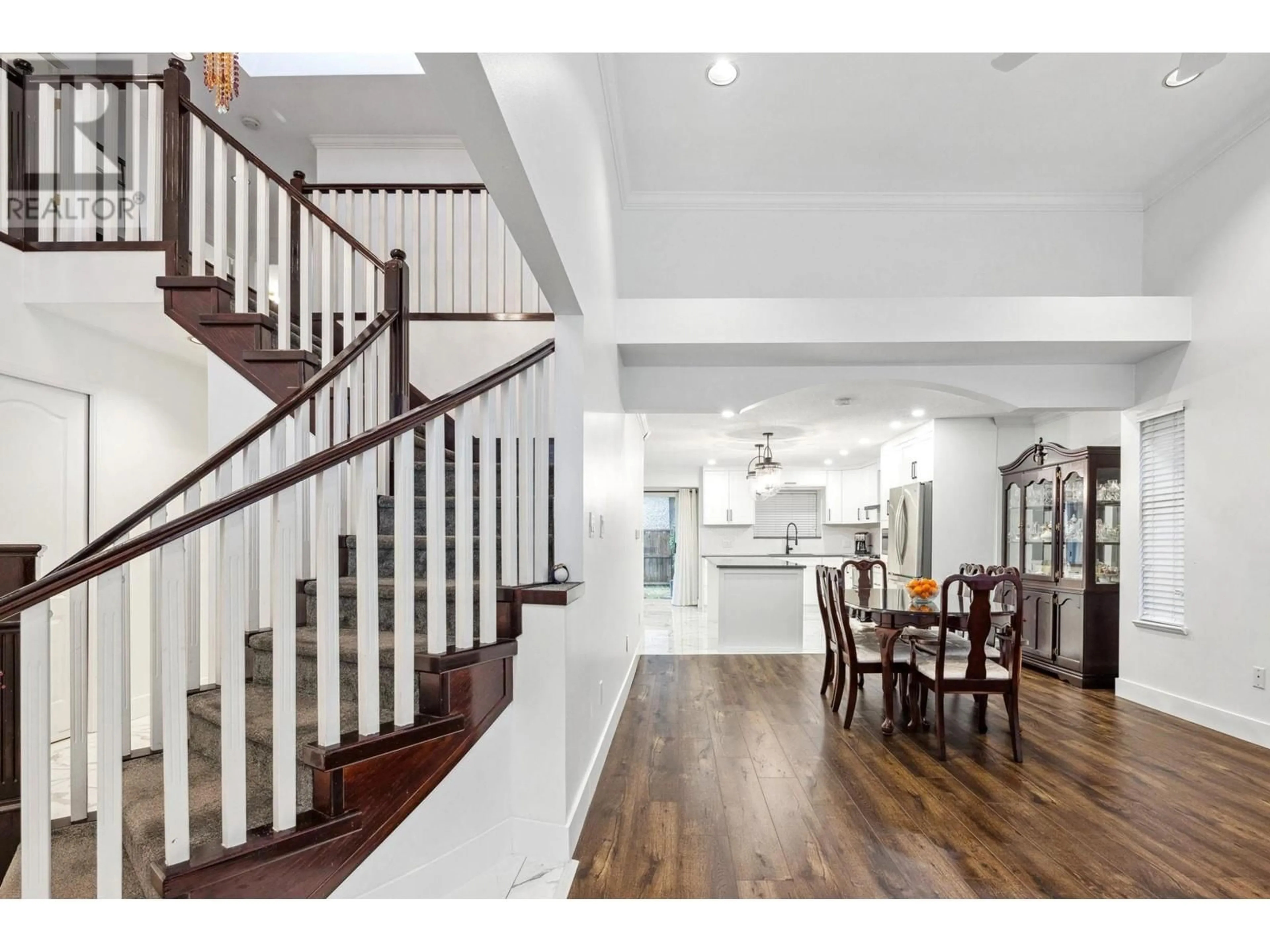 Indoor entryway, wood floors for 190 SPAGNOL STREET, New Westminster British Columbia V3M6T6