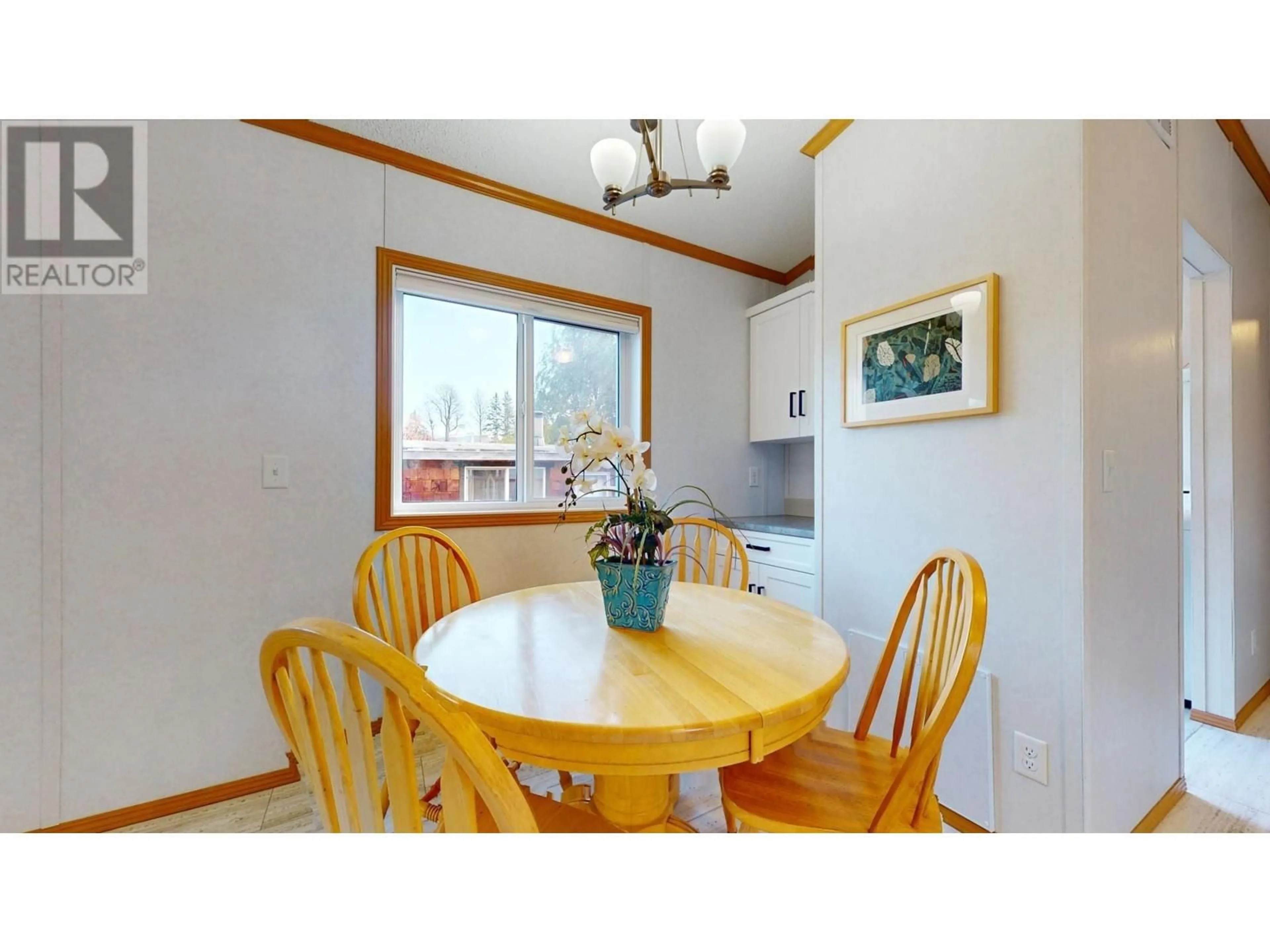 Dining room, cottage for 78 40157 GOVERNMENT ROAD, Squamish British Columbia V0N1T0