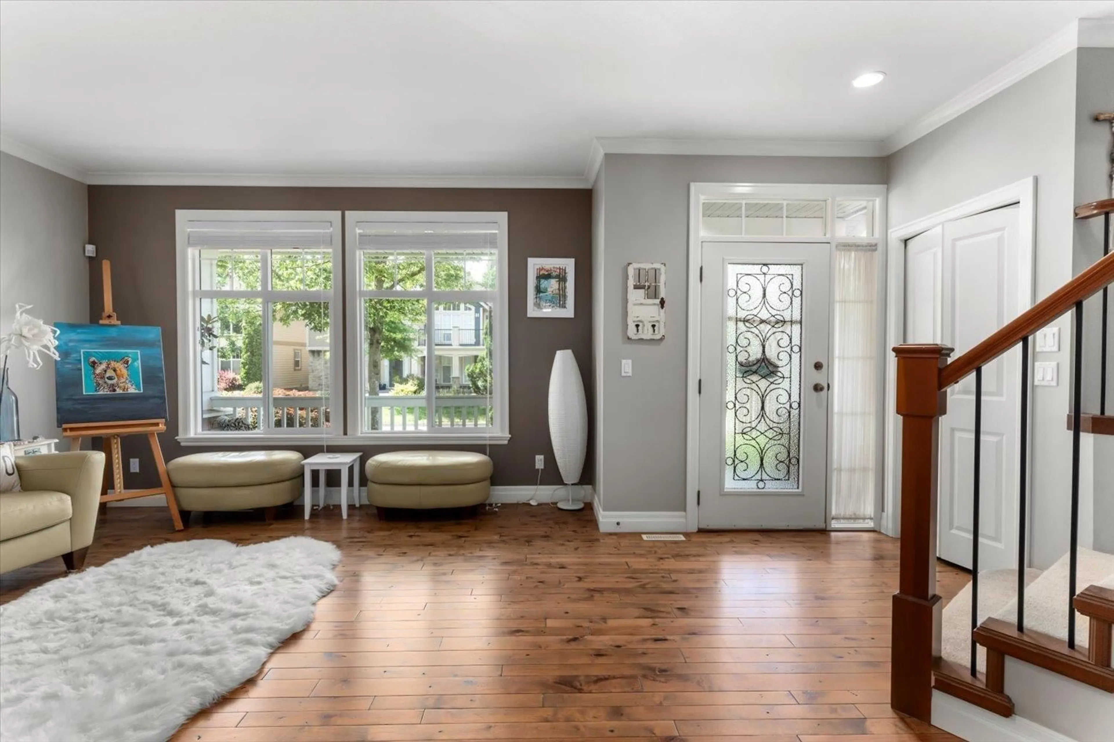 Indoor entryway, wood floors for 5884 GARRISON BOULEVARD, Chilliwack British Columbia V2R5X8