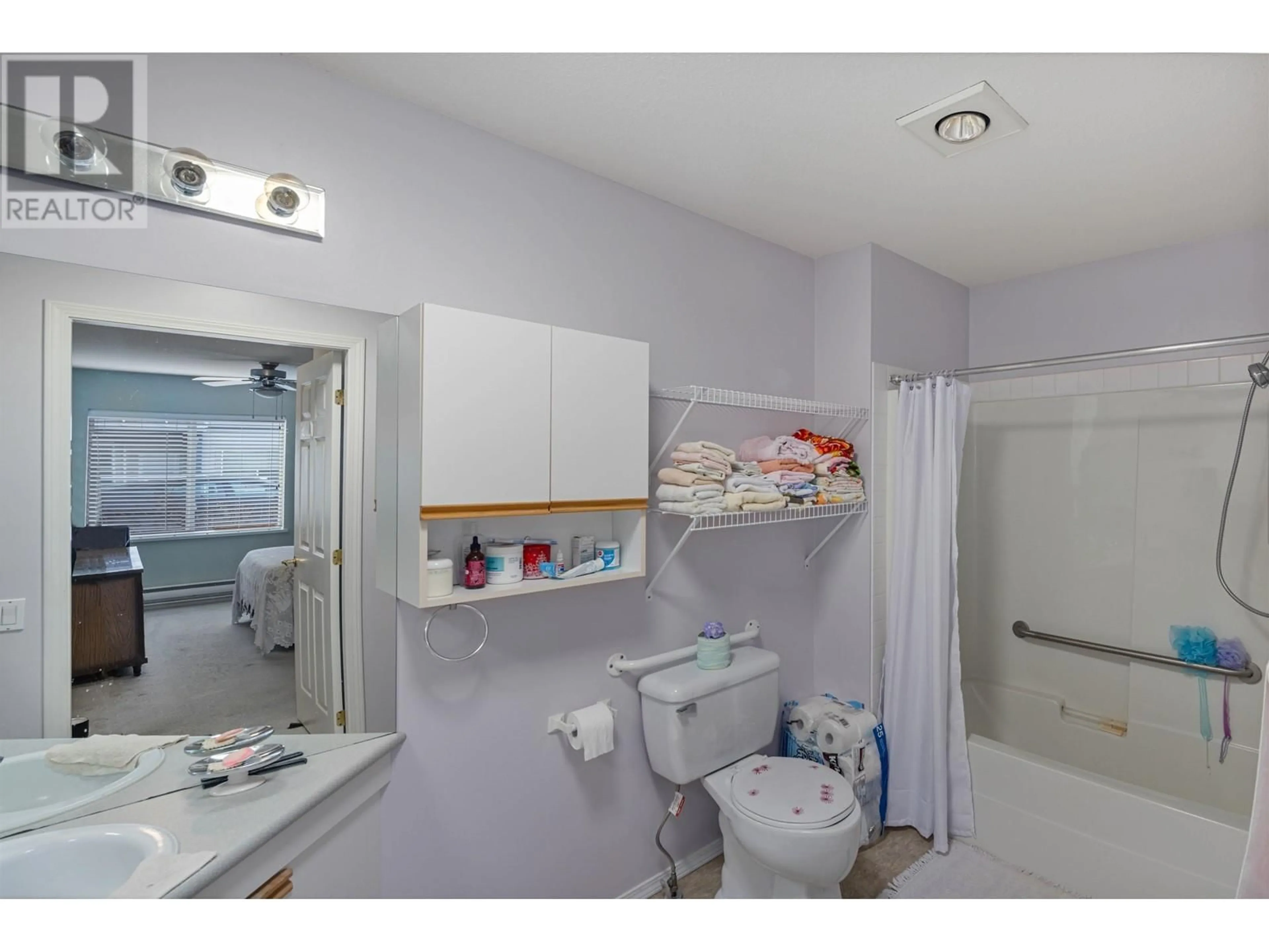 Standard bathroom, not visible floor for 6 1201 PEMBERTON AVENUE, Squamish British Columbia V8B0J7