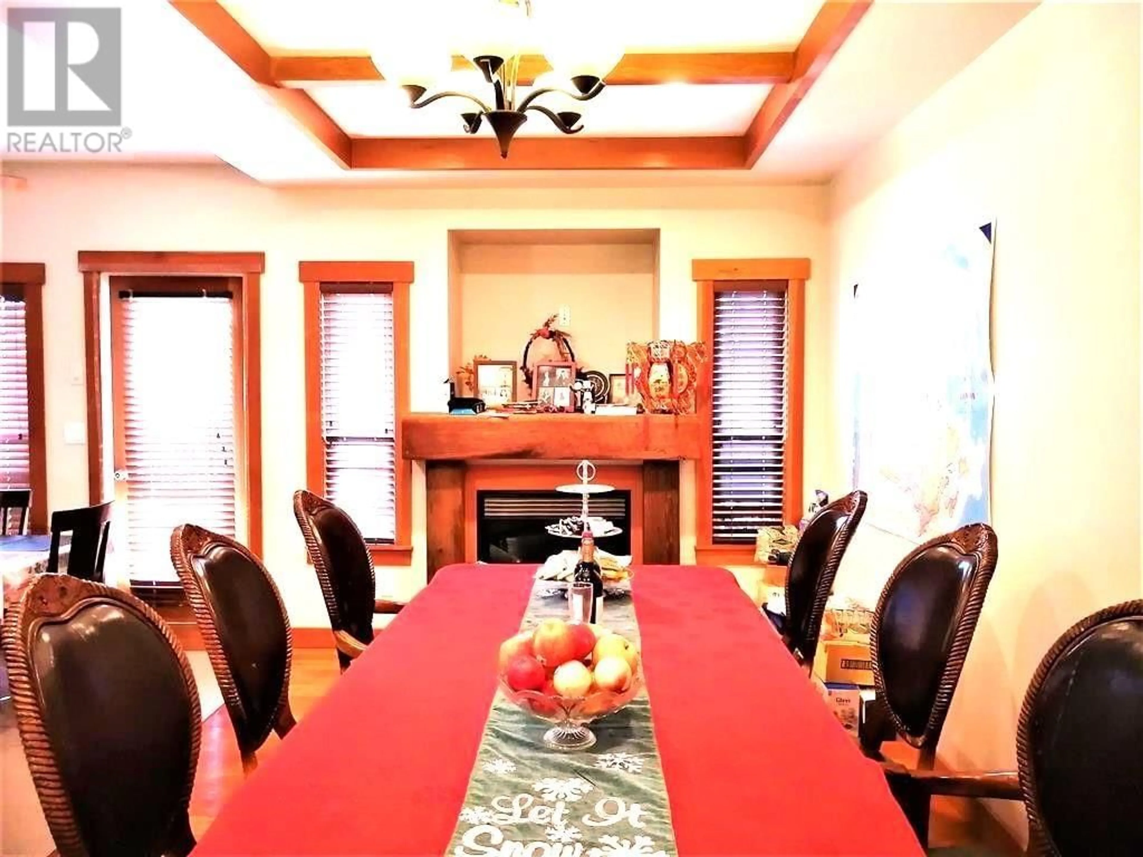 Dining room, wood floors, cottage for 6080 MARINE DRIVE, Burnaby British Columbia V3N2X9