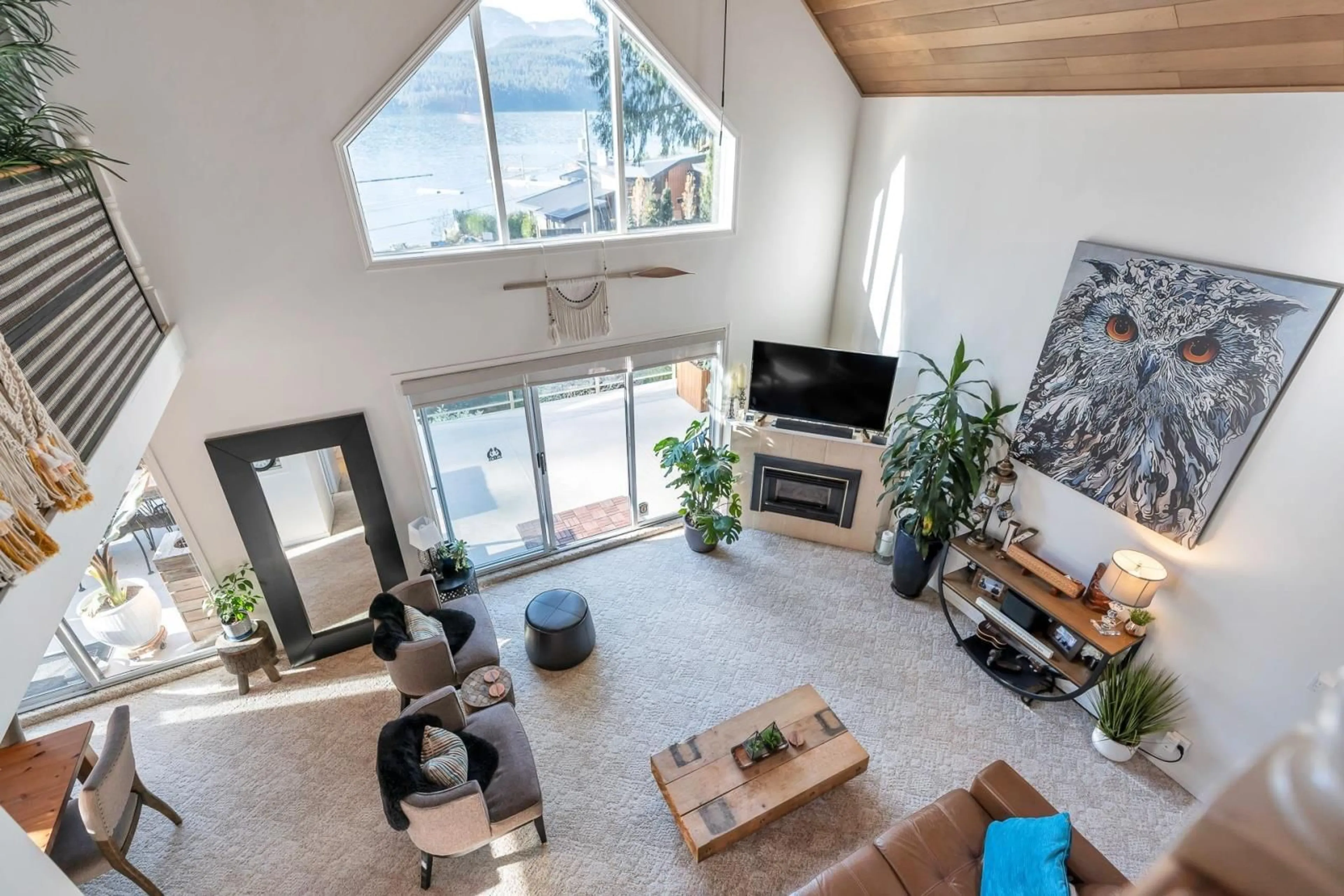 Living room, wood floors for 7482 ROCKWELL PLACE, Harrison Hot Springs British Columbia V0M1K0