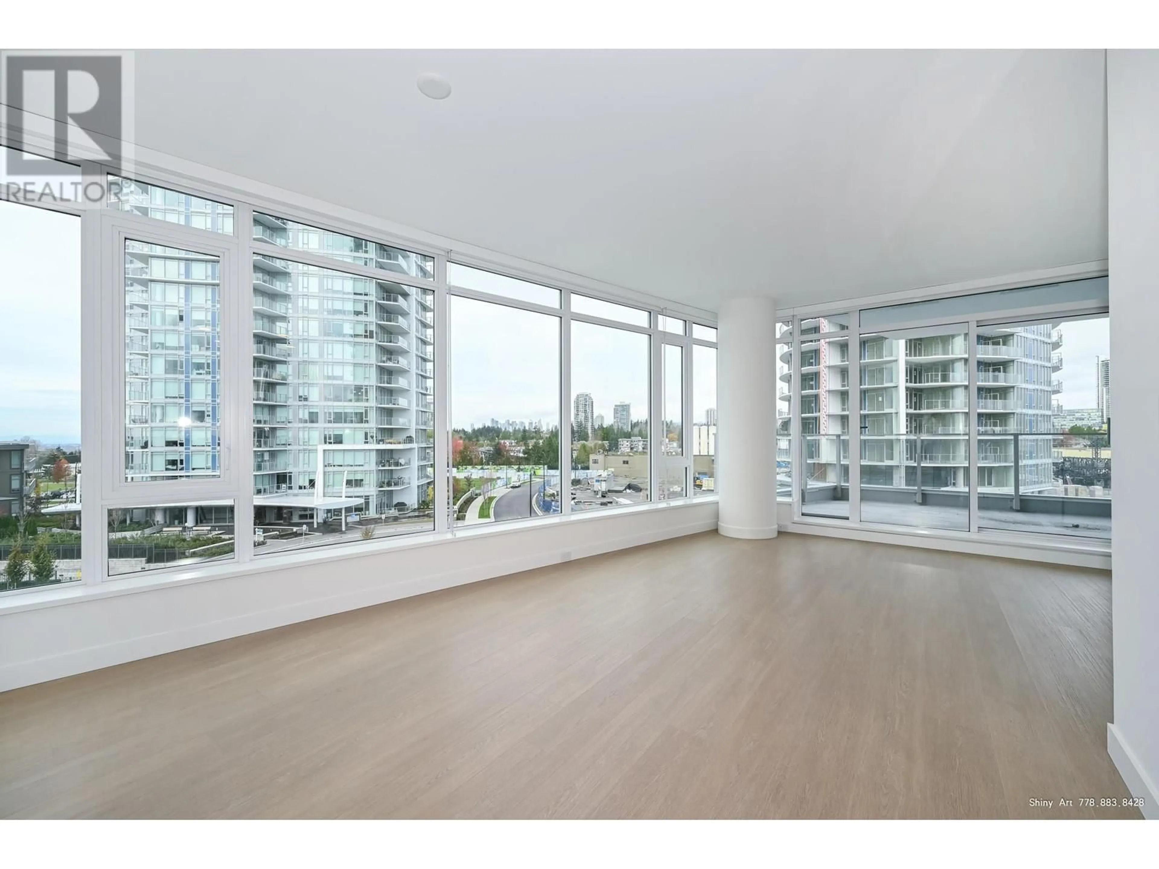 Other indoor space, wood floors for 405 7769 PARK CRESCENT, Burnaby British Columbia V3N0J7