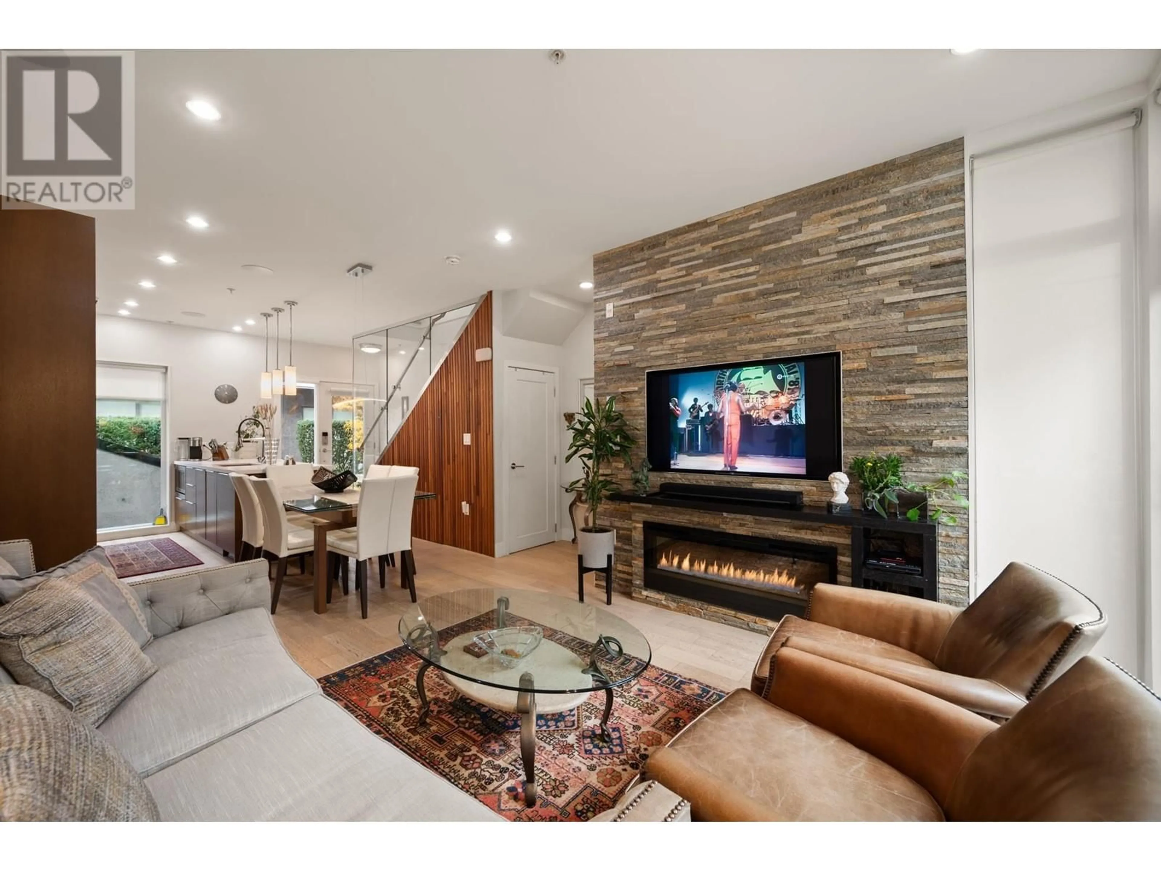 Living room, wood floors for 631 VICTORIA DRIVE, Vancouver British Columbia V5L0C3