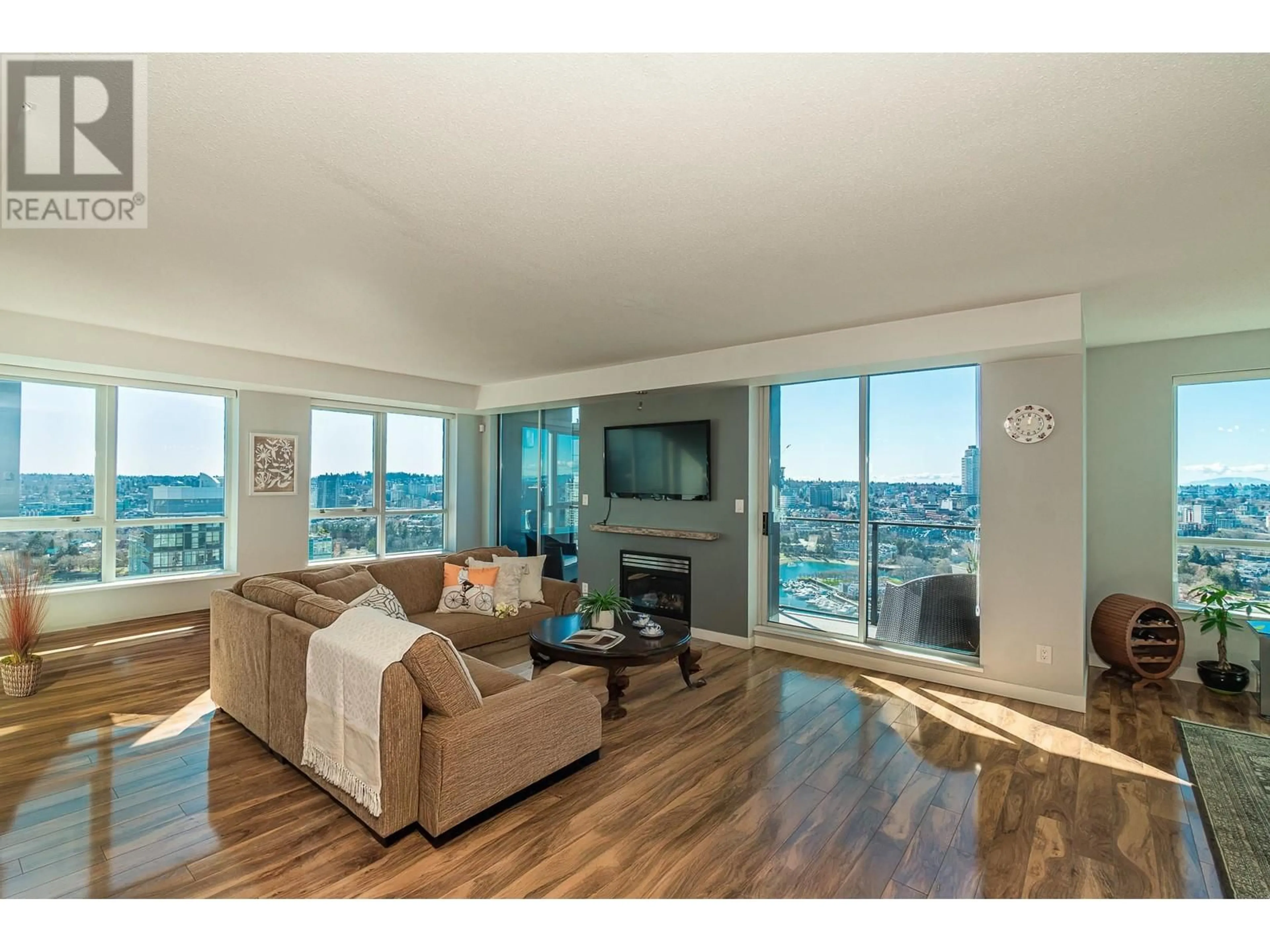 Living room with furniture, wood/laminate floor for 3601 - 1438 RICHARDS STREET, Vancouver British Columbia V6Z3B8
