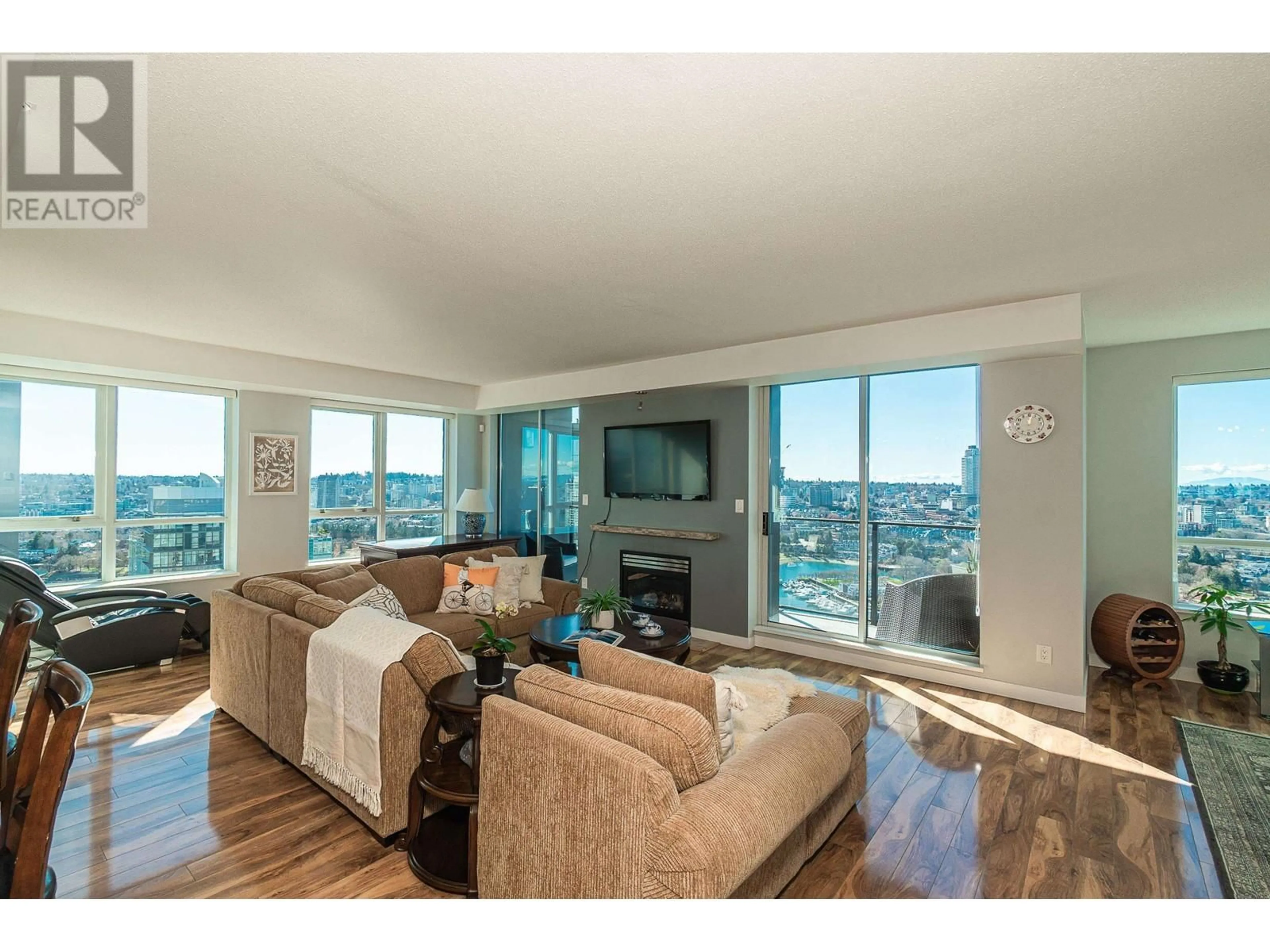 Living room with furniture, wood/laminate floor for 3601 - 1438 RICHARDS STREET, Vancouver British Columbia V6Z3B8