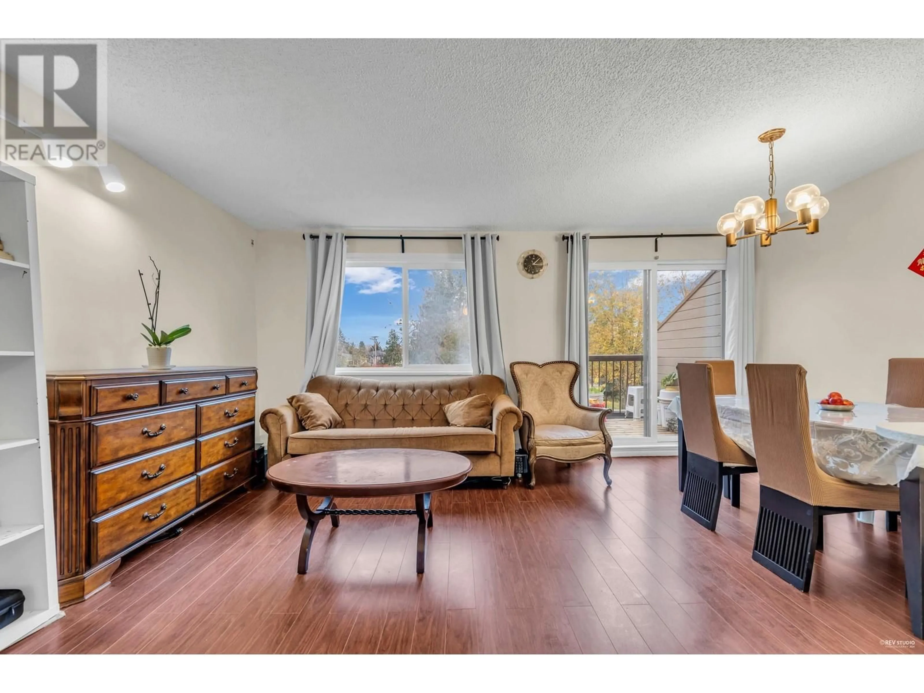 Living room, wood floors for 214 8040 COLONIAL DRIVE, Richmond British Columbia V7C4V1