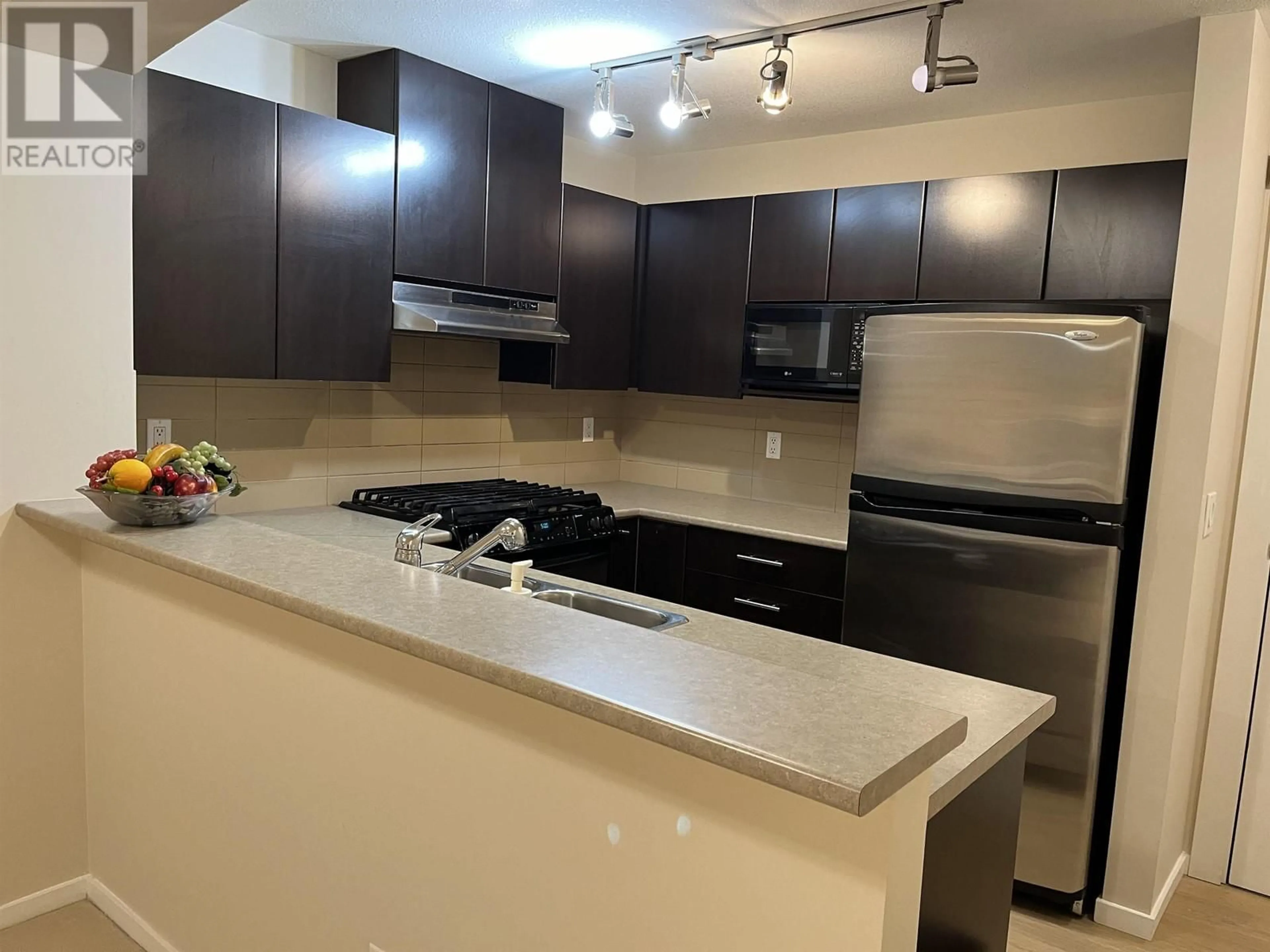 Standard kitchen for 409 9319 UNIVERSITY CRESCENT, Burnaby British Columbia V5A4Y5