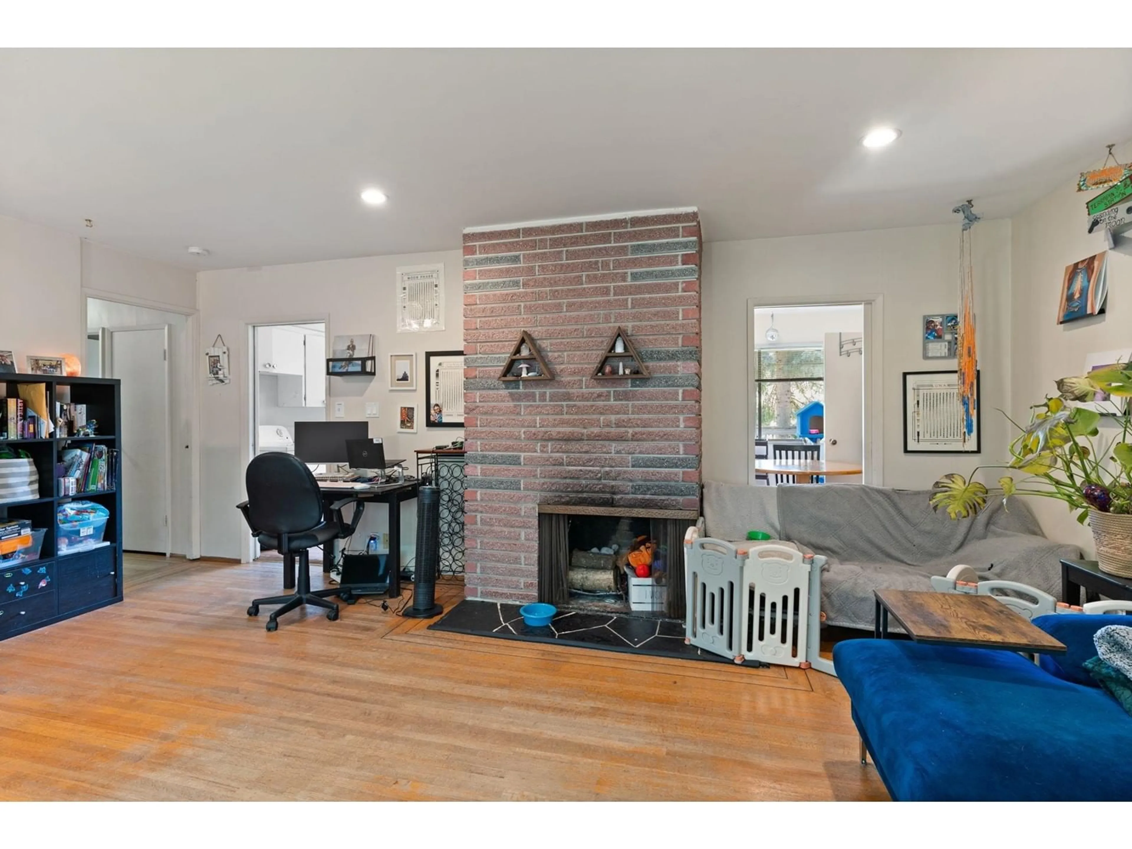 Living room, wood floors for 11462 94A AVENUE, Delta British Columbia V4C3S2