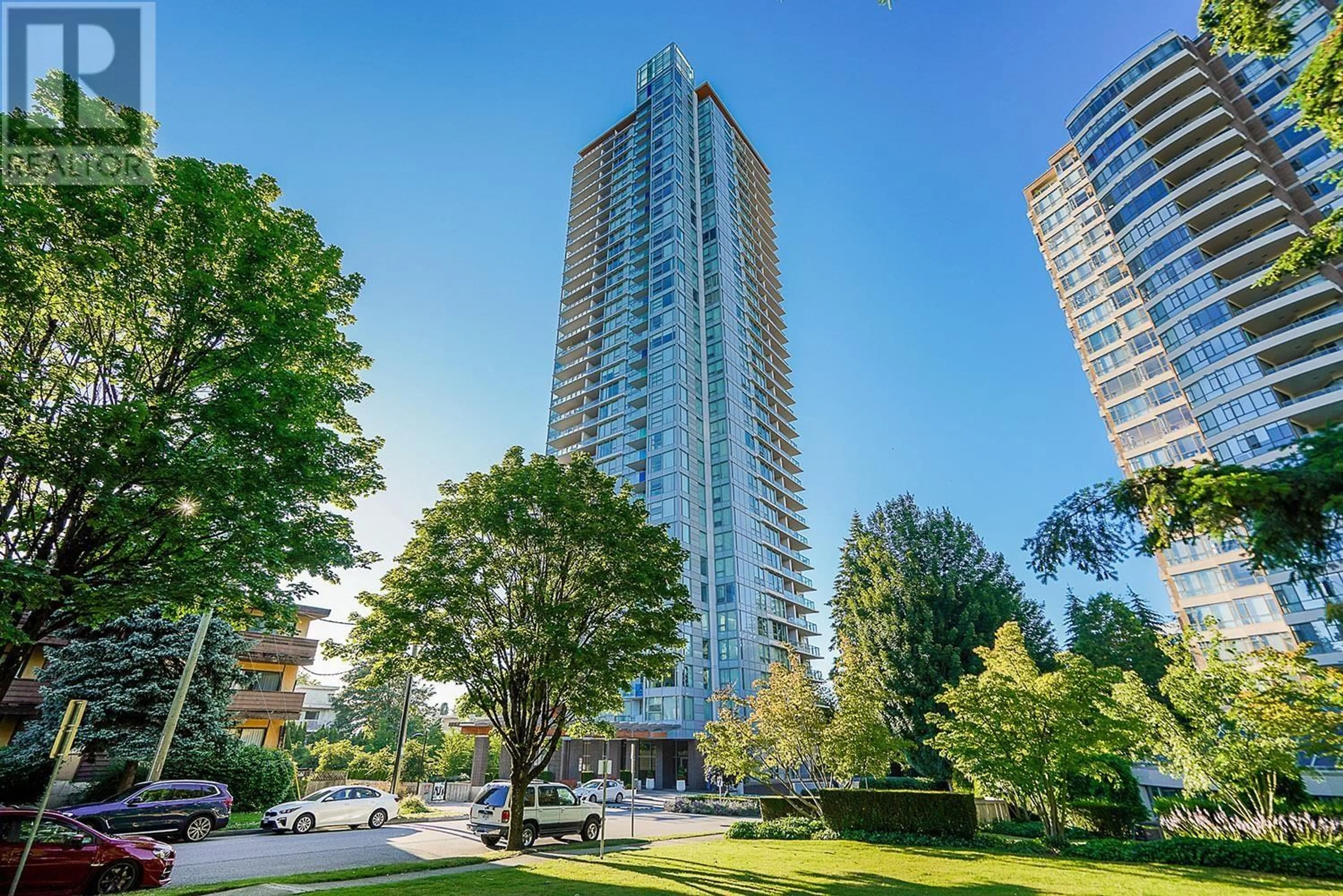 A pic from exterior of the house or condo, the front or back of building for 2707 5883 BARKER AVENUE, Burnaby British Columbia V5H0G4