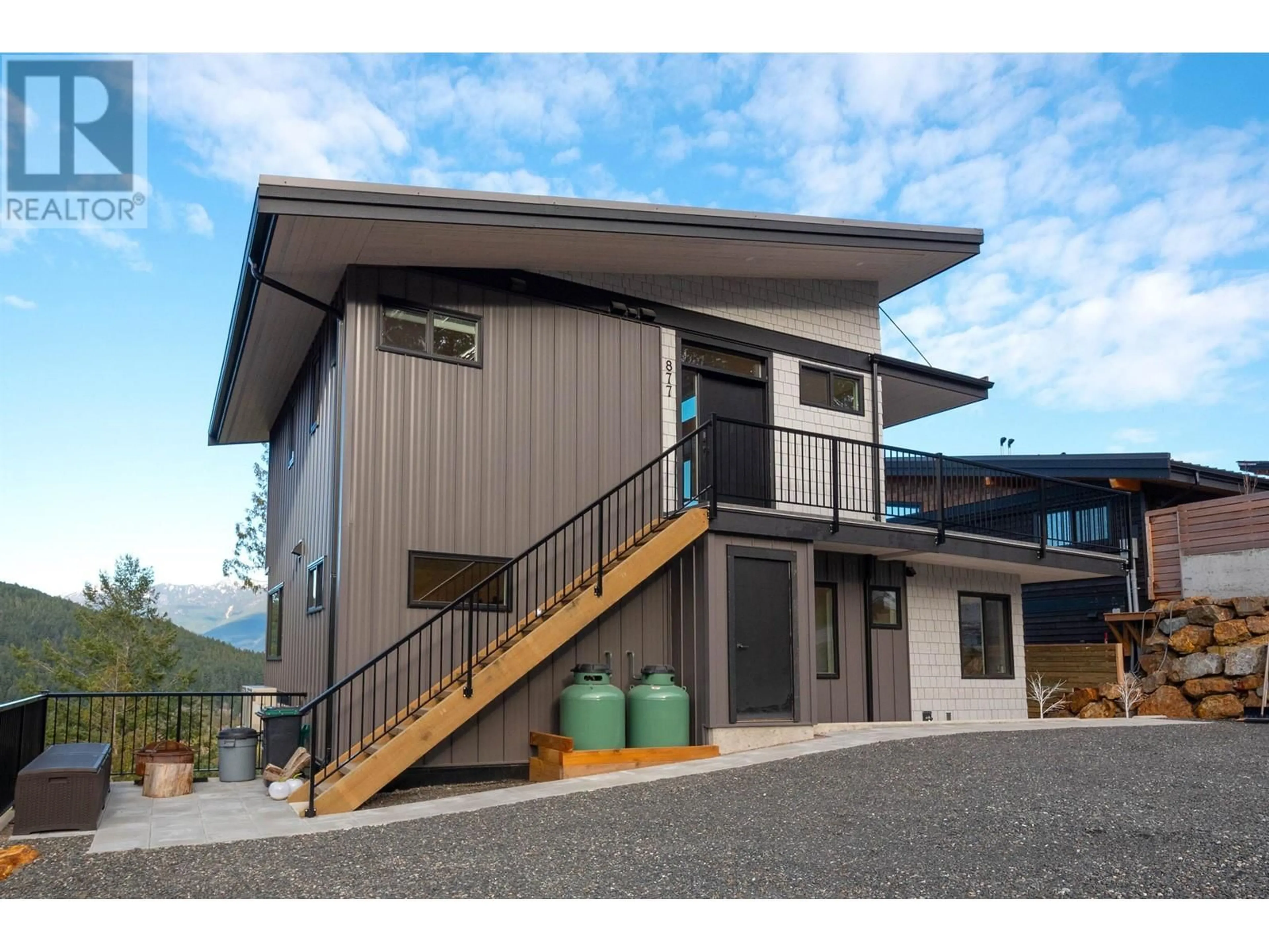 Frontside or backside of a home, the front or back of building for 877 RIVENDELL DRIVE, Bowen Island British Columbia V0N1G1