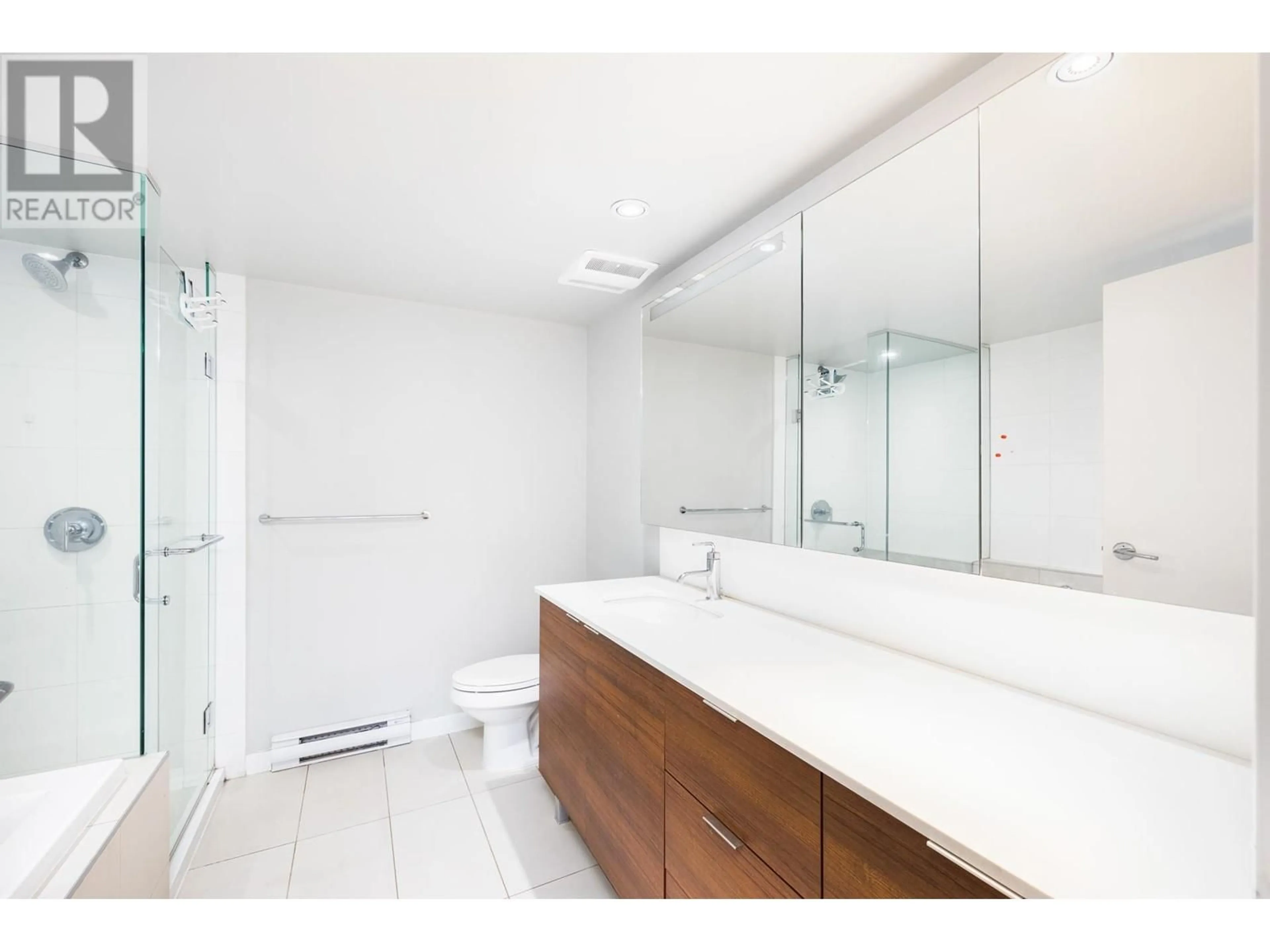 Bathroom, wood floors for 310 1679 LLOYD AVENUE, North Vancouver British Columbia V7P0A9