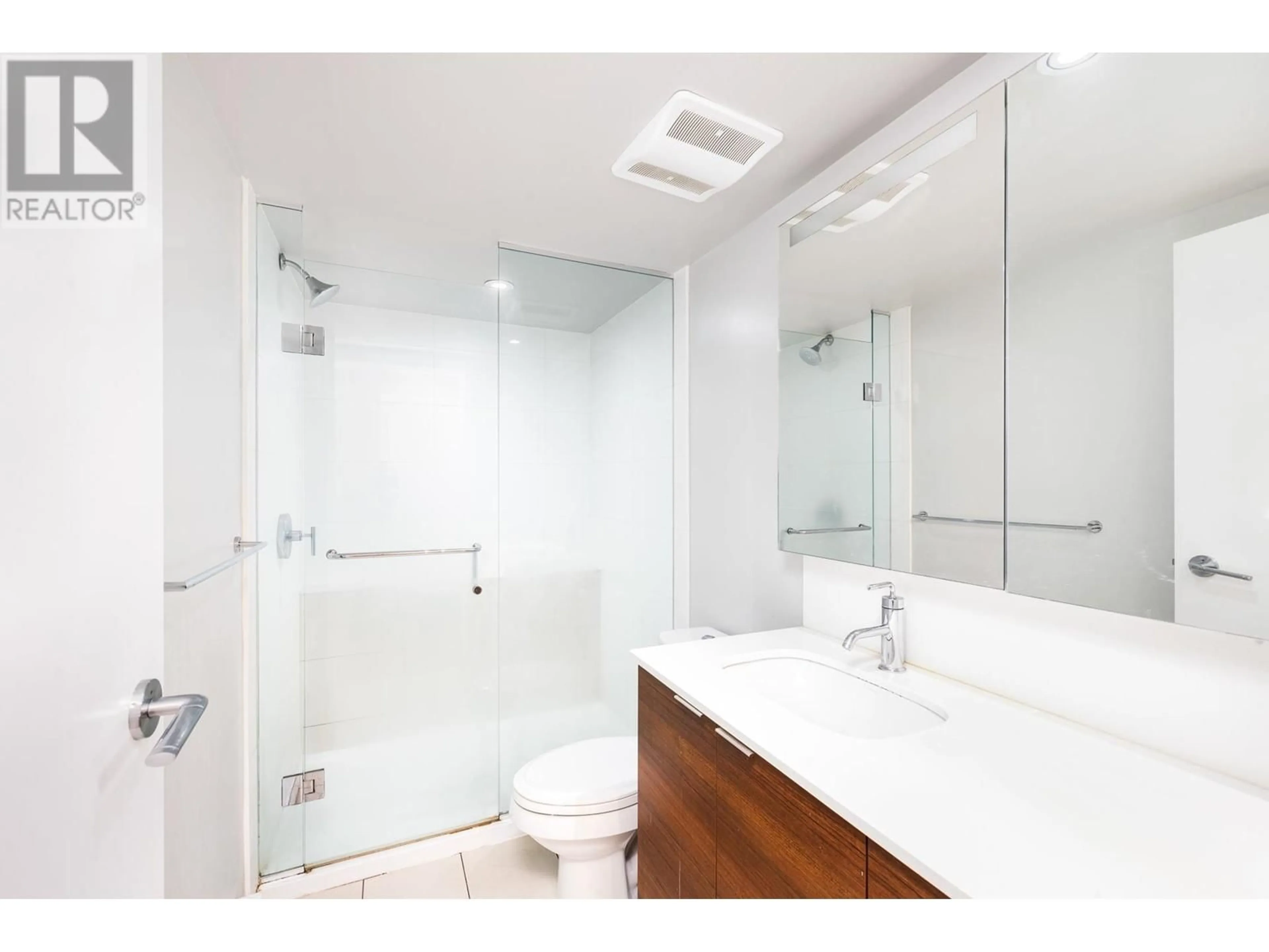 Standard bathroom for 310 1679 LLOYD AVENUE, North Vancouver British Columbia V7P0A9