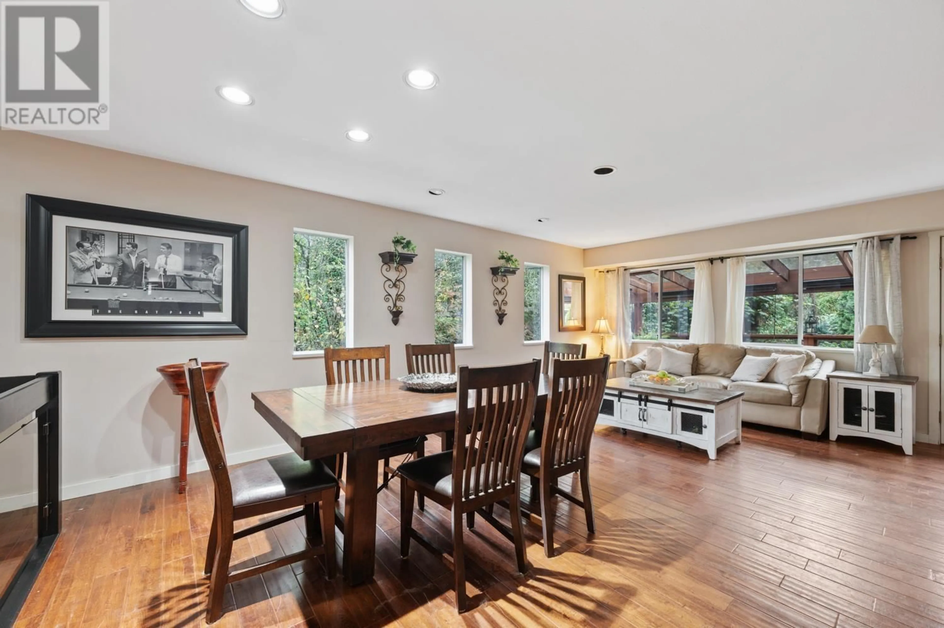 Dining room, wood floors, cottage for 22186 124 AVENUE, Maple Ridge British Columbia V2X4J3