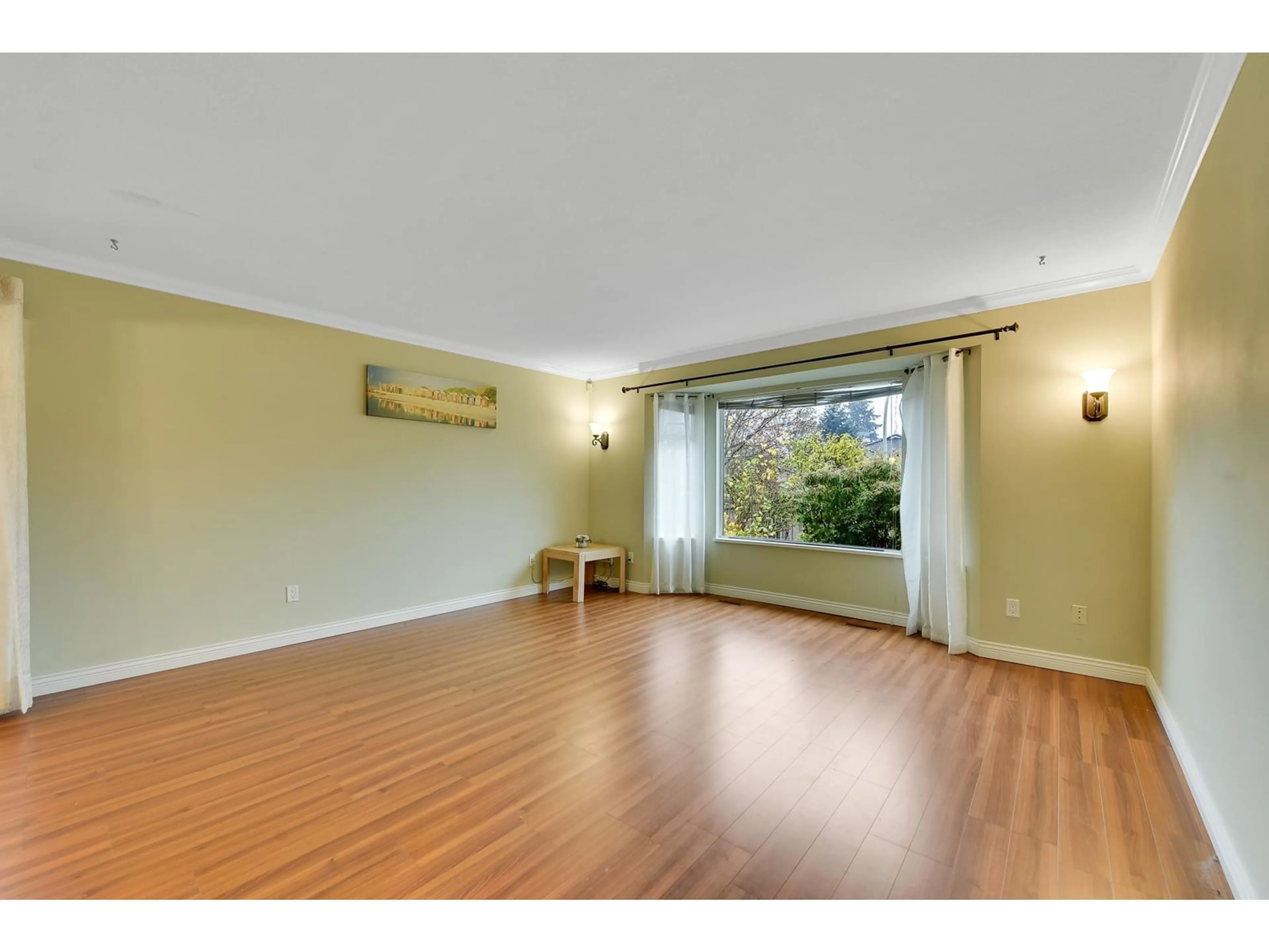 A pic of a room, wood floors for 15537 84A AVENUE, Surrey British Columbia V3S6M9