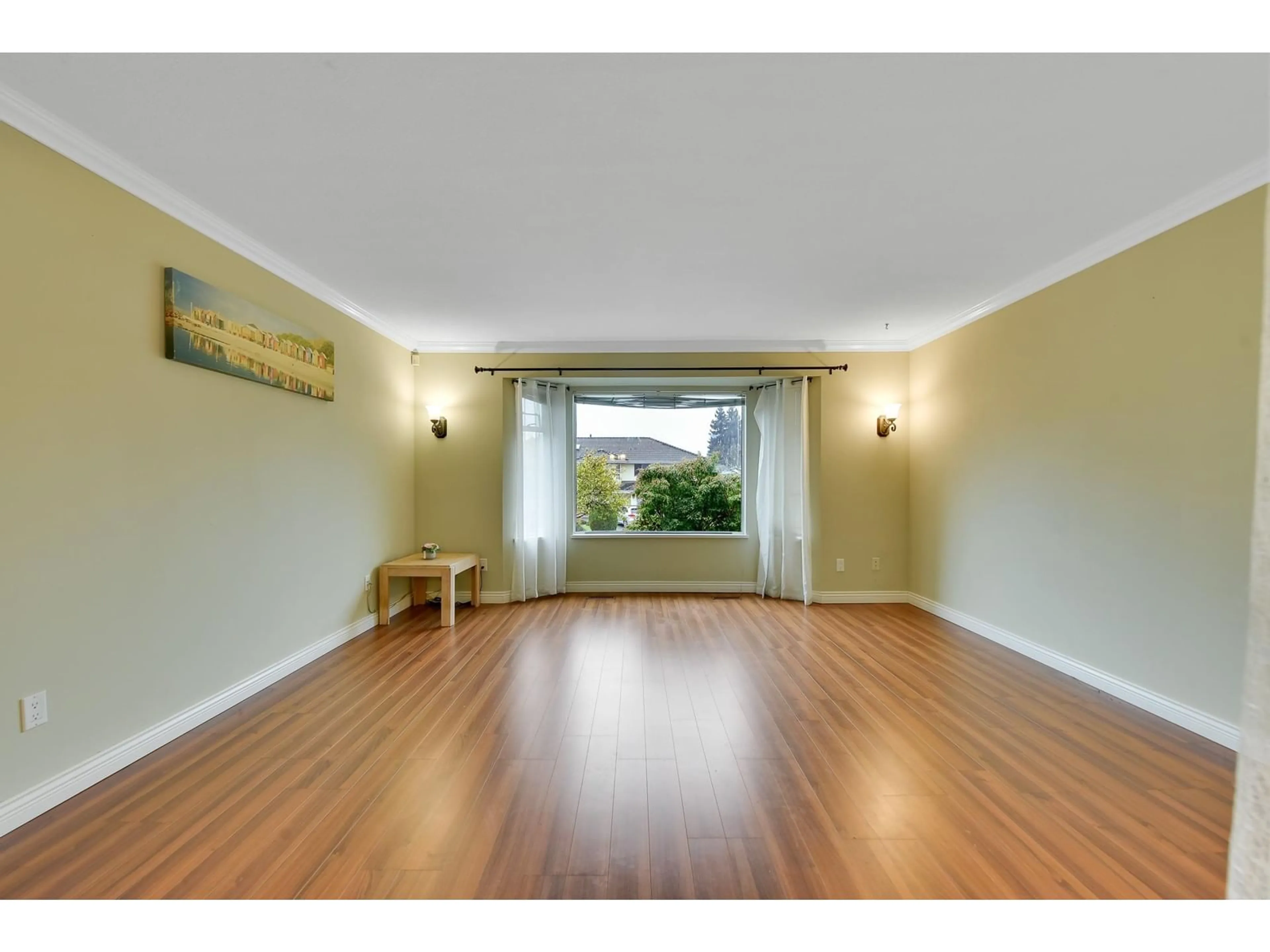 A pic of a room, wood floors for 15537 84A AVENUE, Surrey British Columbia V3S6M9