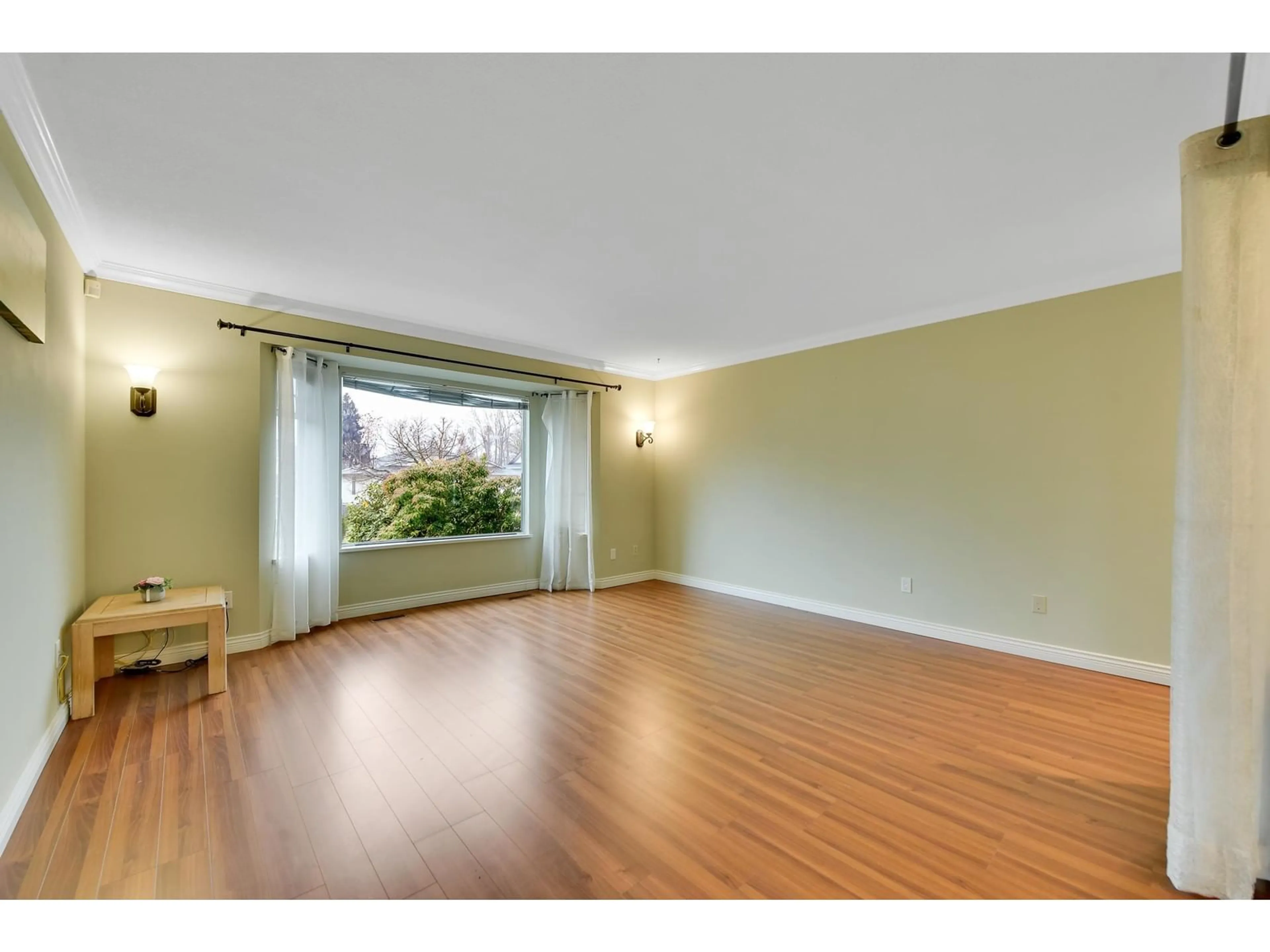 A pic of a room, wood floors for 15537 84A AVENUE, Surrey British Columbia V3S6M9