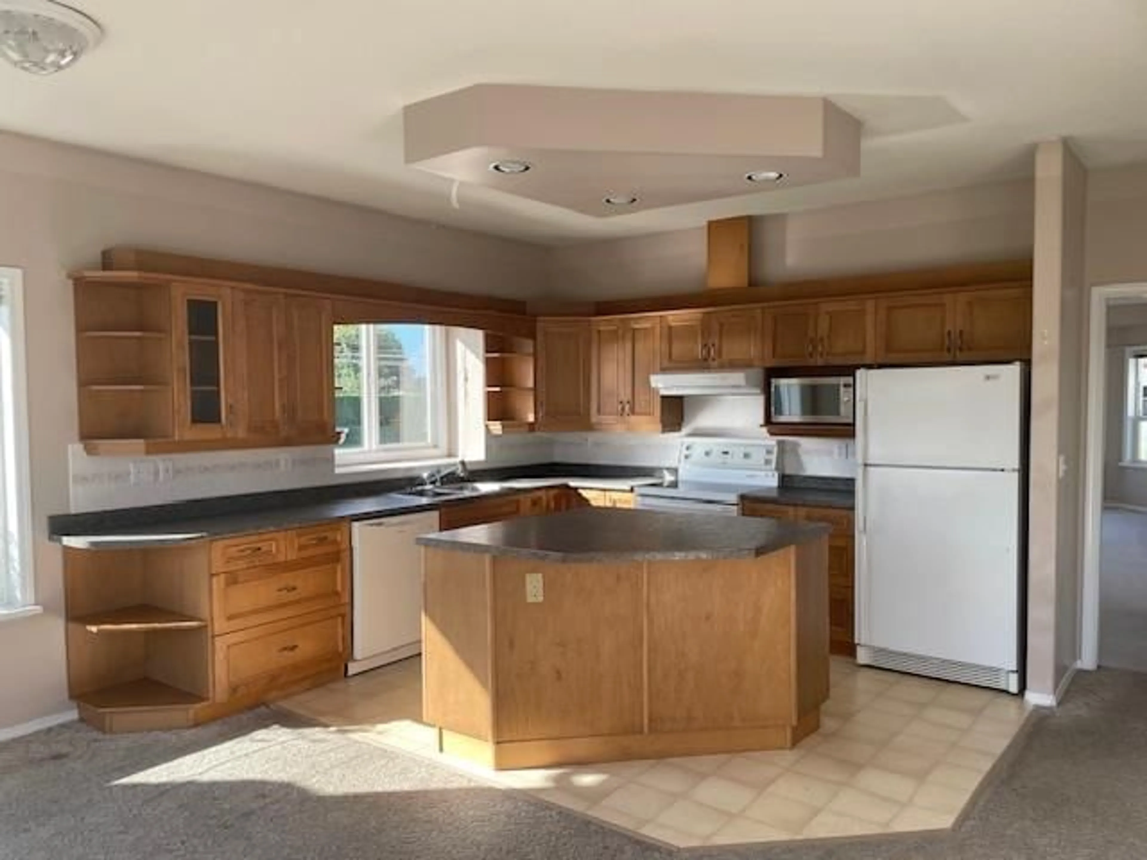 Open concept kitchen for 6182 SUMAS PRAIRIE ROAD, Sardis - Greendale British Columbia V2R4N6