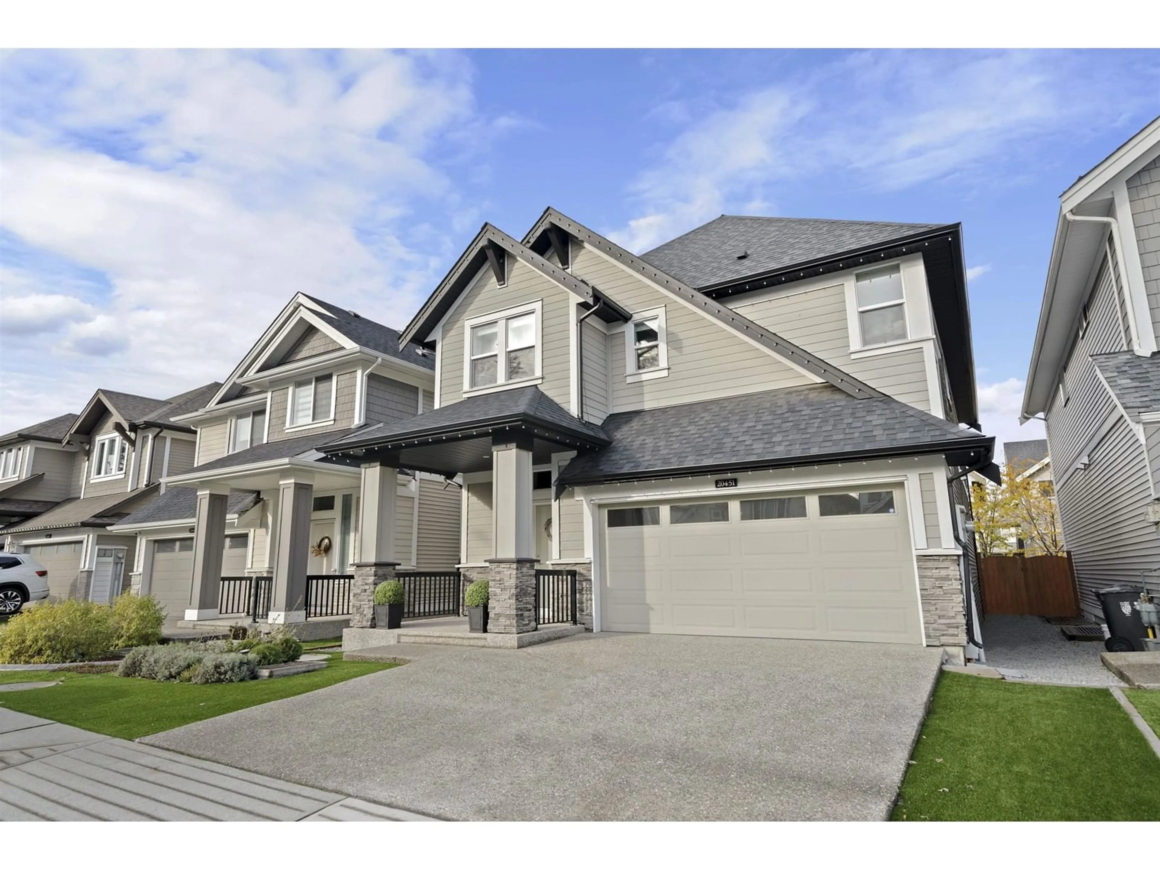 Frontside or backside of a home, the street view for 20451 77A AVENUE, Langley British Columbia V2Y4K3