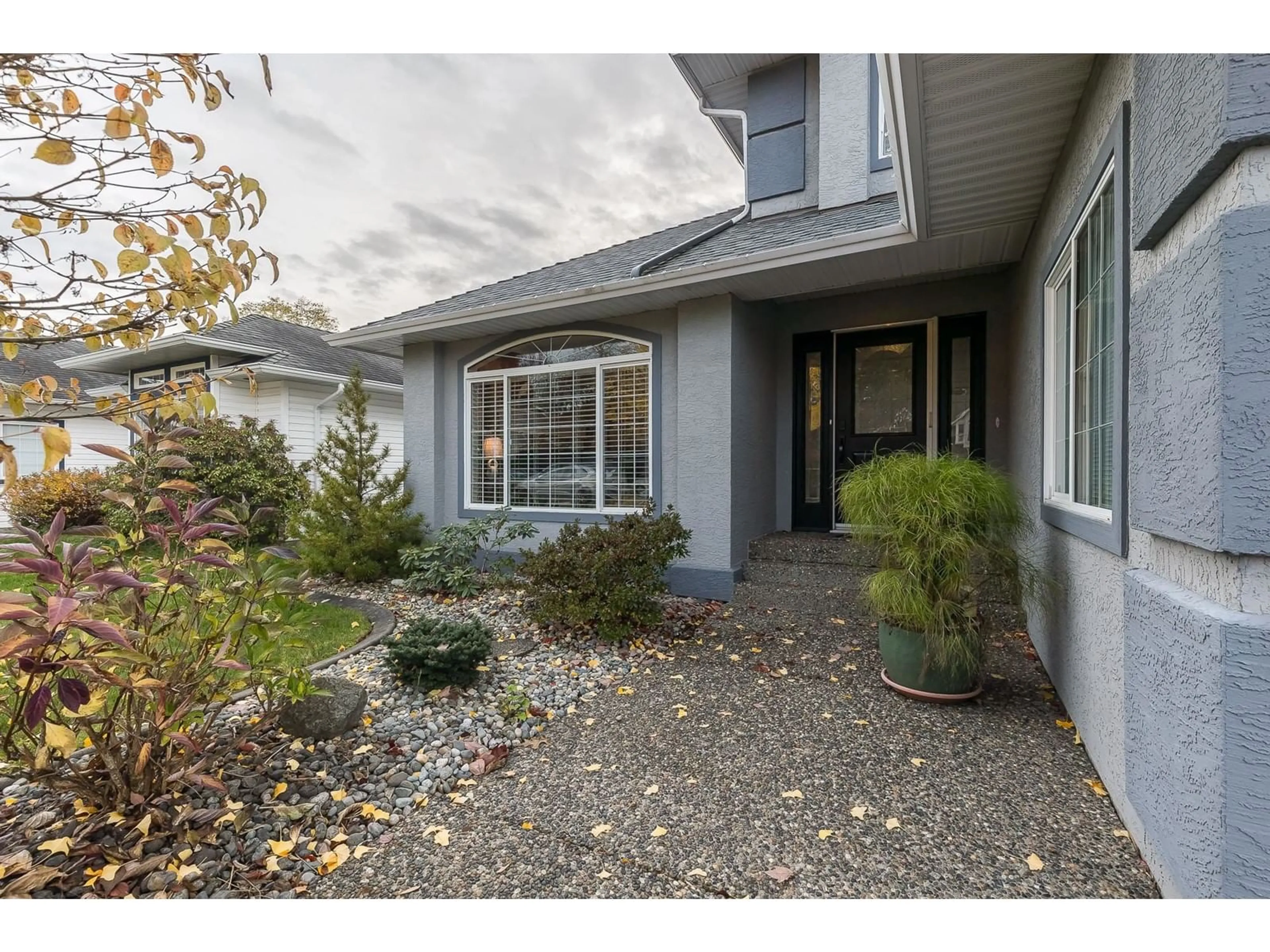 Frontside or backside of a home, the street view for 3775 THORNTON PLACE, Abbotsford British Columbia V2S7K3