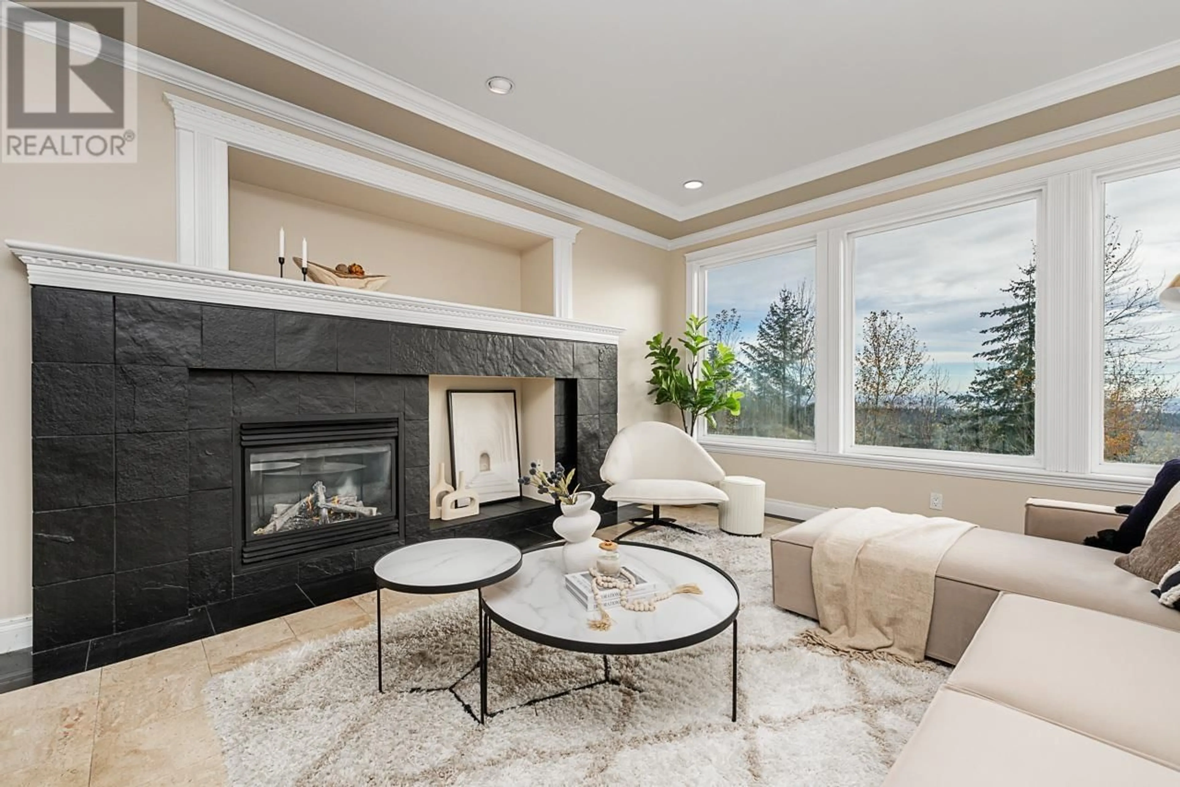 Living room, wood floors for 3126 SILVERTHRONE DRIVE, Coquitlam British Columbia V3E3B1