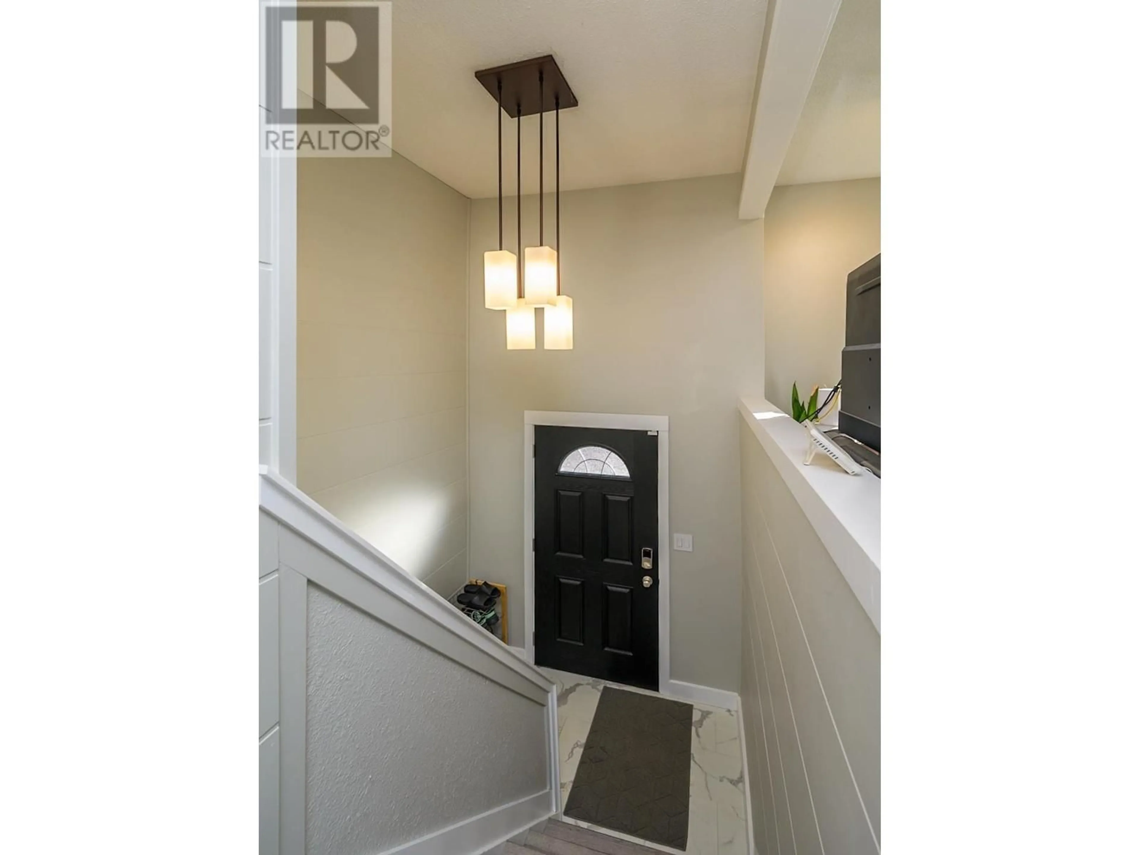 Indoor entryway, cement floor for 3731 ALDERWOOD COURT, Prince George British Columbia V2K1N4