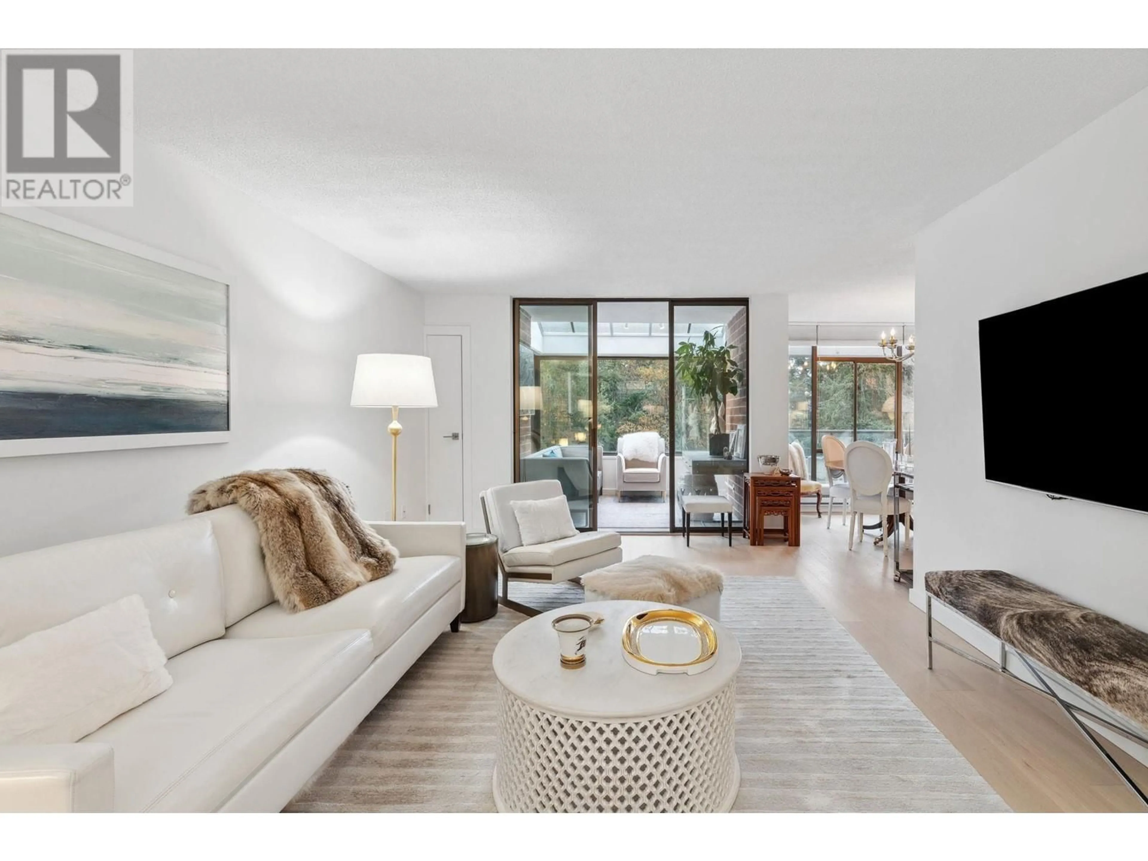 Living room, wood floors for 607 4101 YEW STREET, Vancouver British Columbia V6L3B7