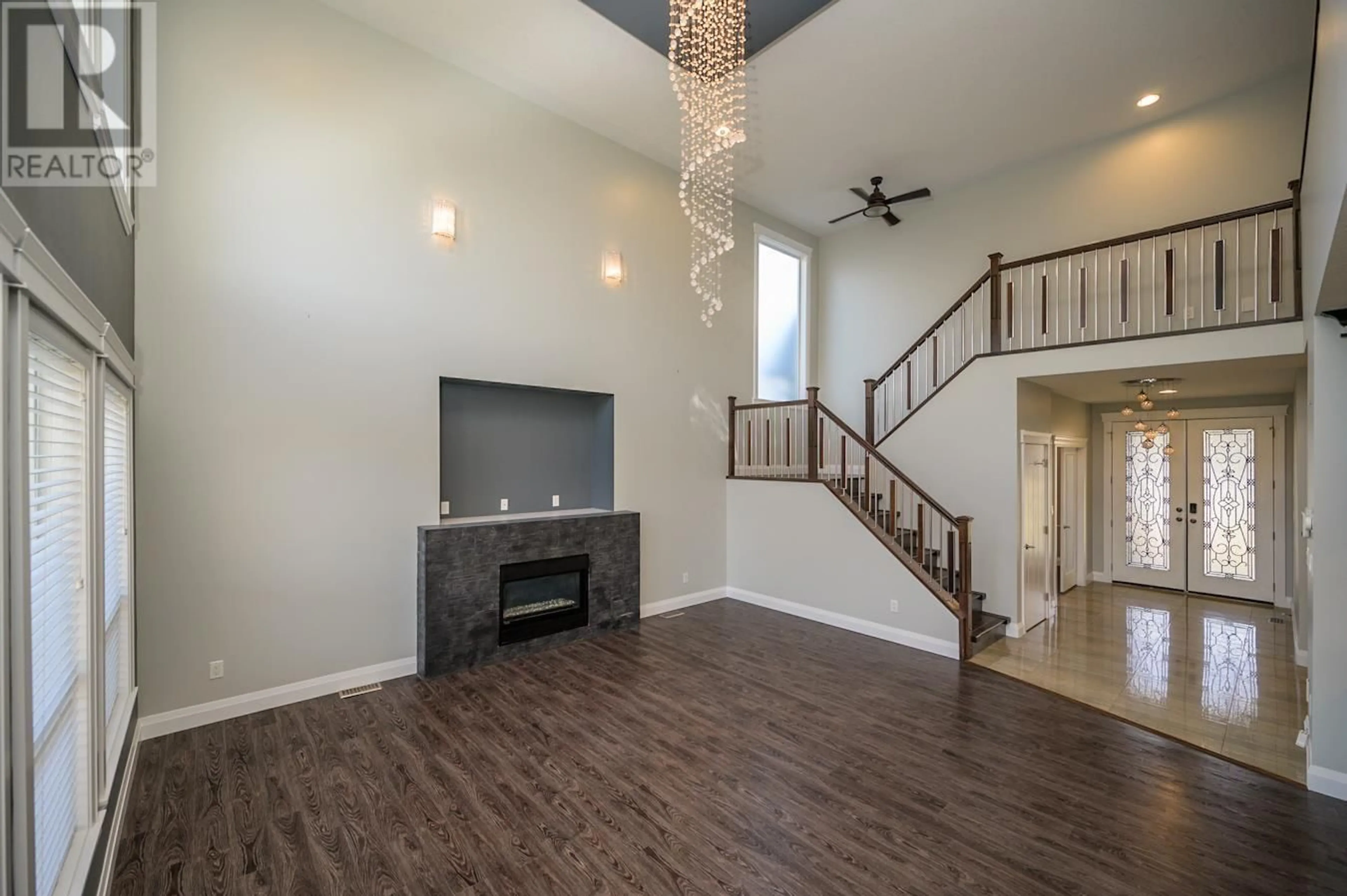 Indoor foyer, wood floors for 2662 MAURICE DRIVE, Prince George British Columbia V2N0B9