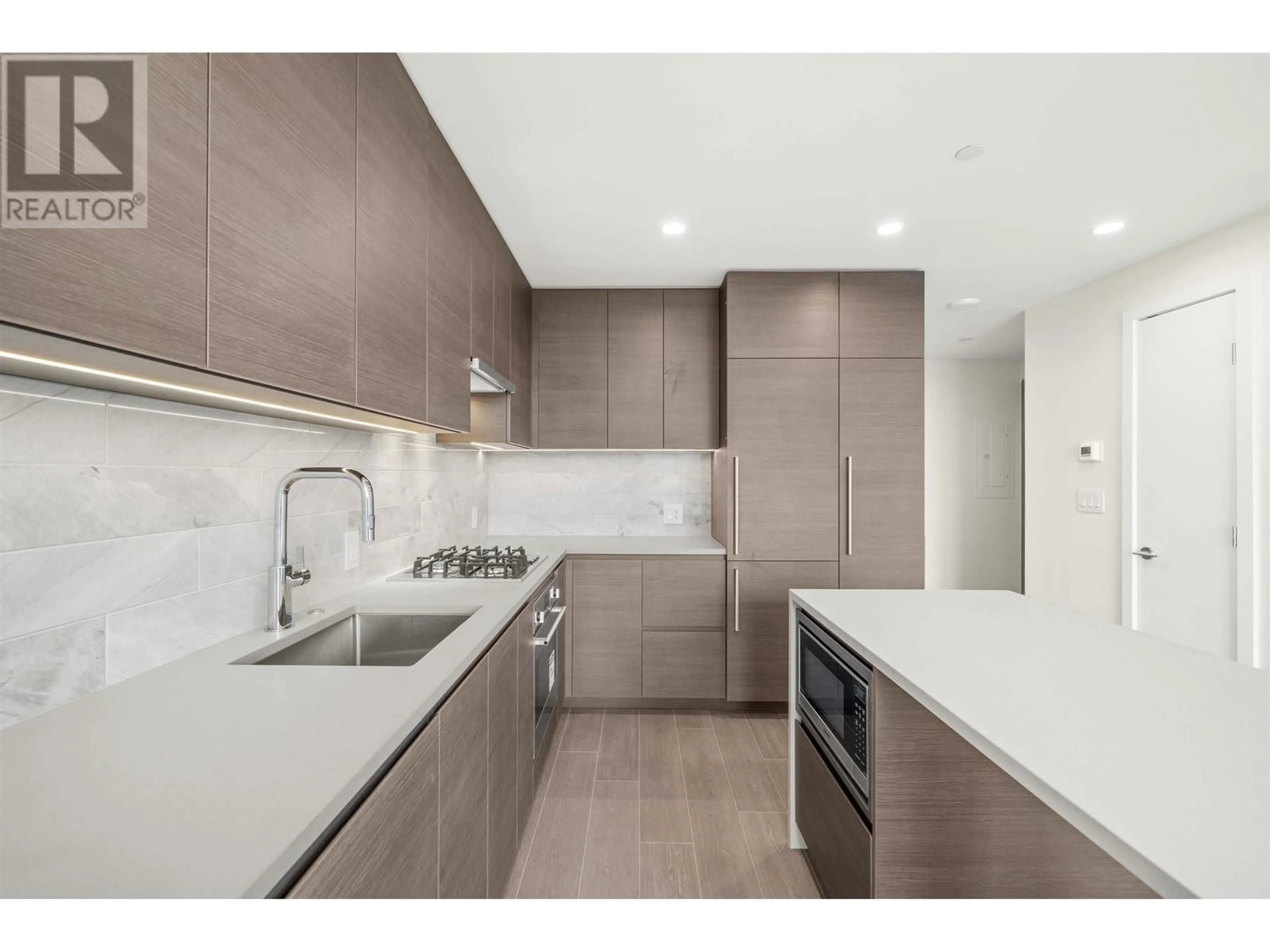 Contemporary kitchen, ceramic floors for 1012 2186 GILMORE AVENUE, Burnaby British Columbia V5C0N7