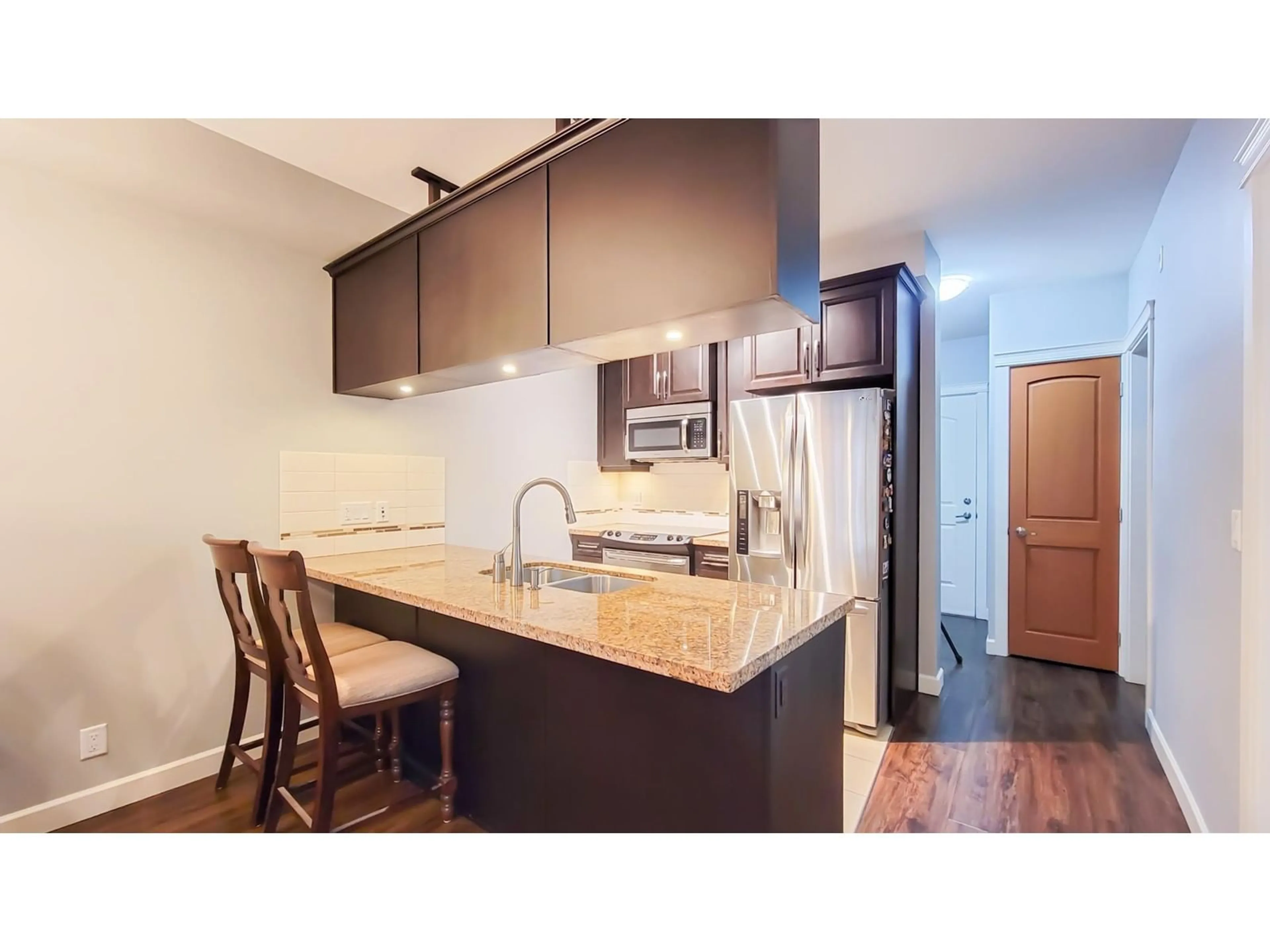 Standard kitchen for 161 8328 207A STREET, Langley British Columbia V2Y0K5