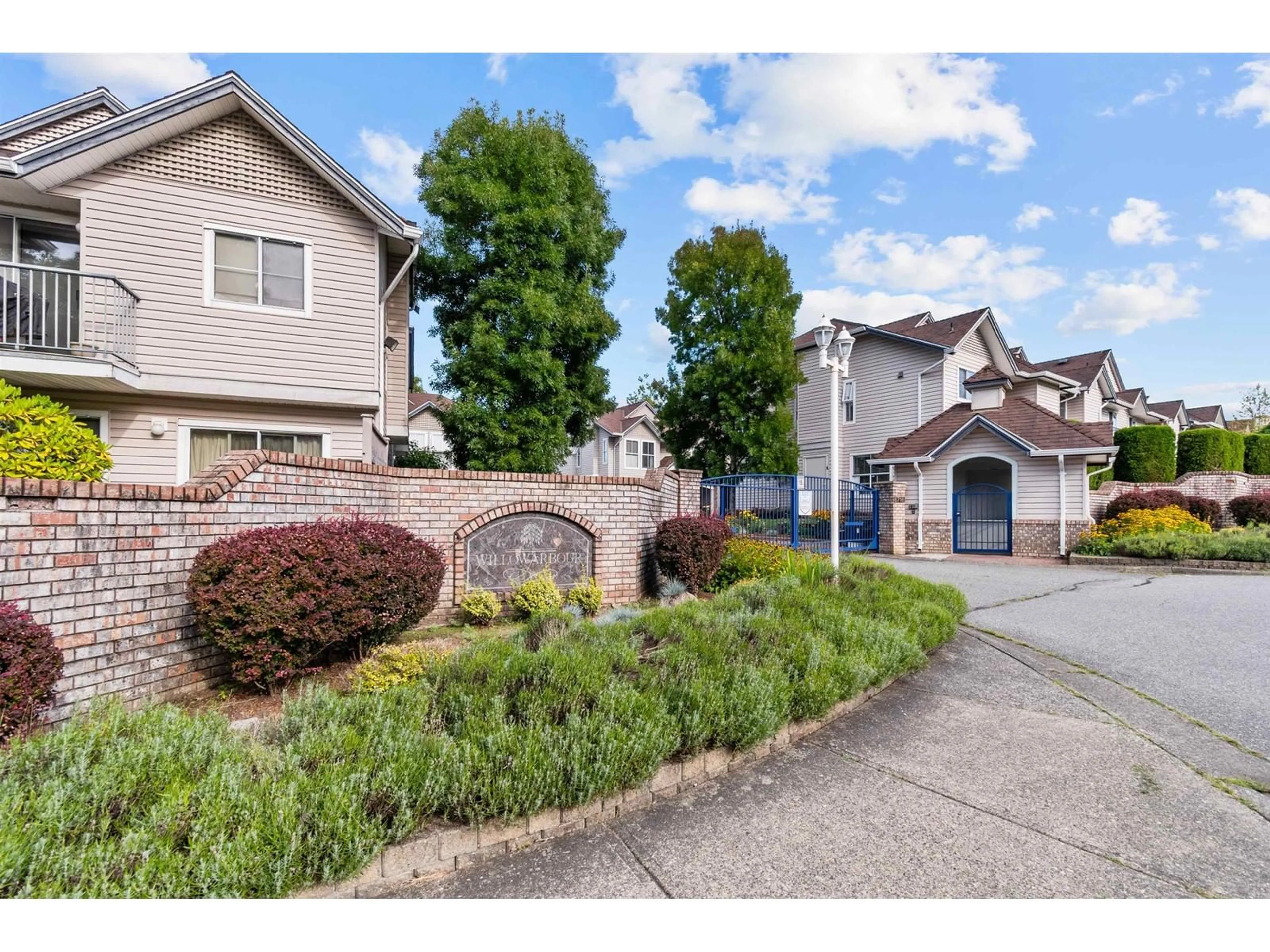 A pic from exterior of the house or condo, the street view for 6 8716 WALNUT GROVE DRIVE, Langley British Columbia V1M2K2