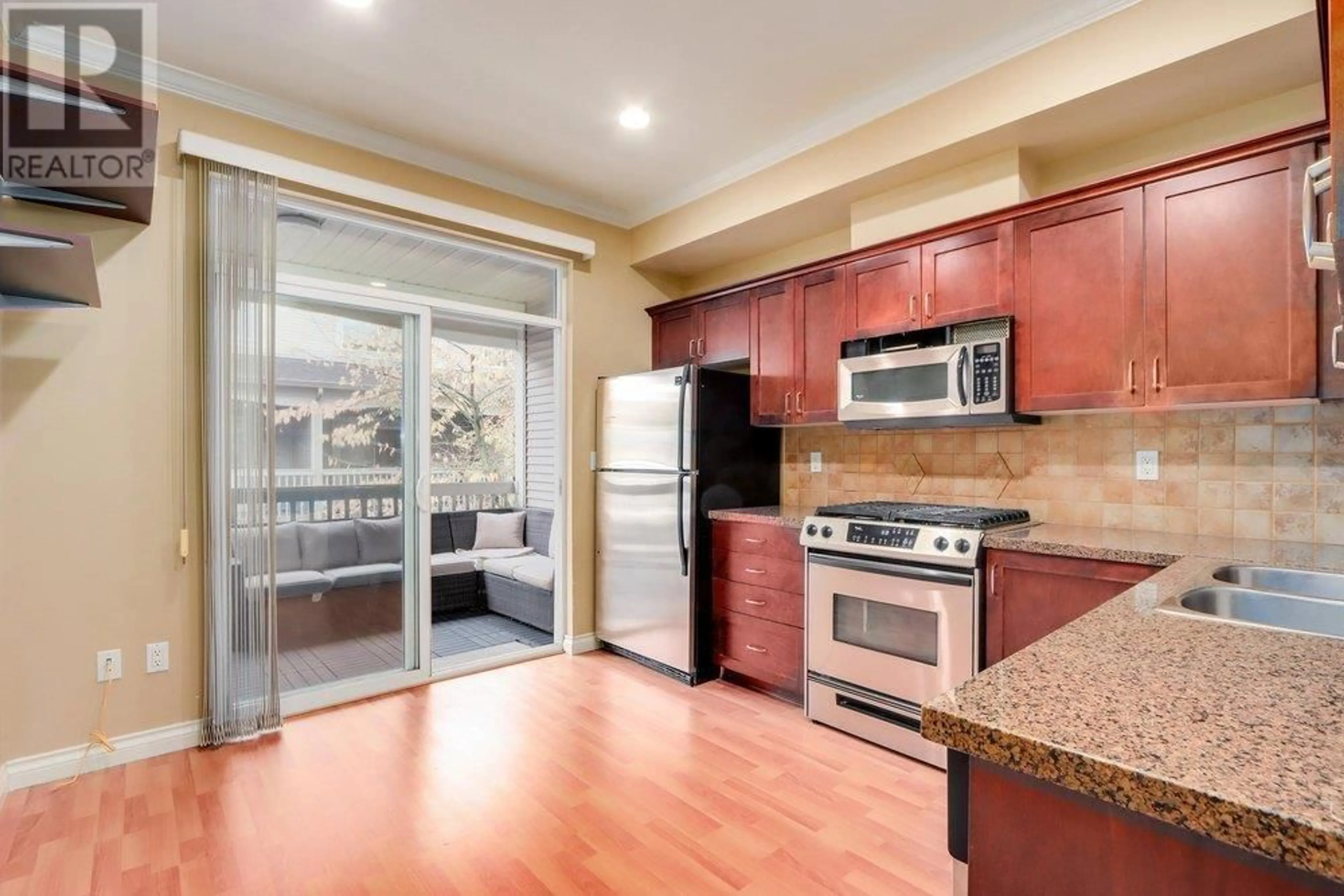 Open concept kitchen for 40 12311 NO. 2 ROAD, Richmond British Columbia V7E0A1