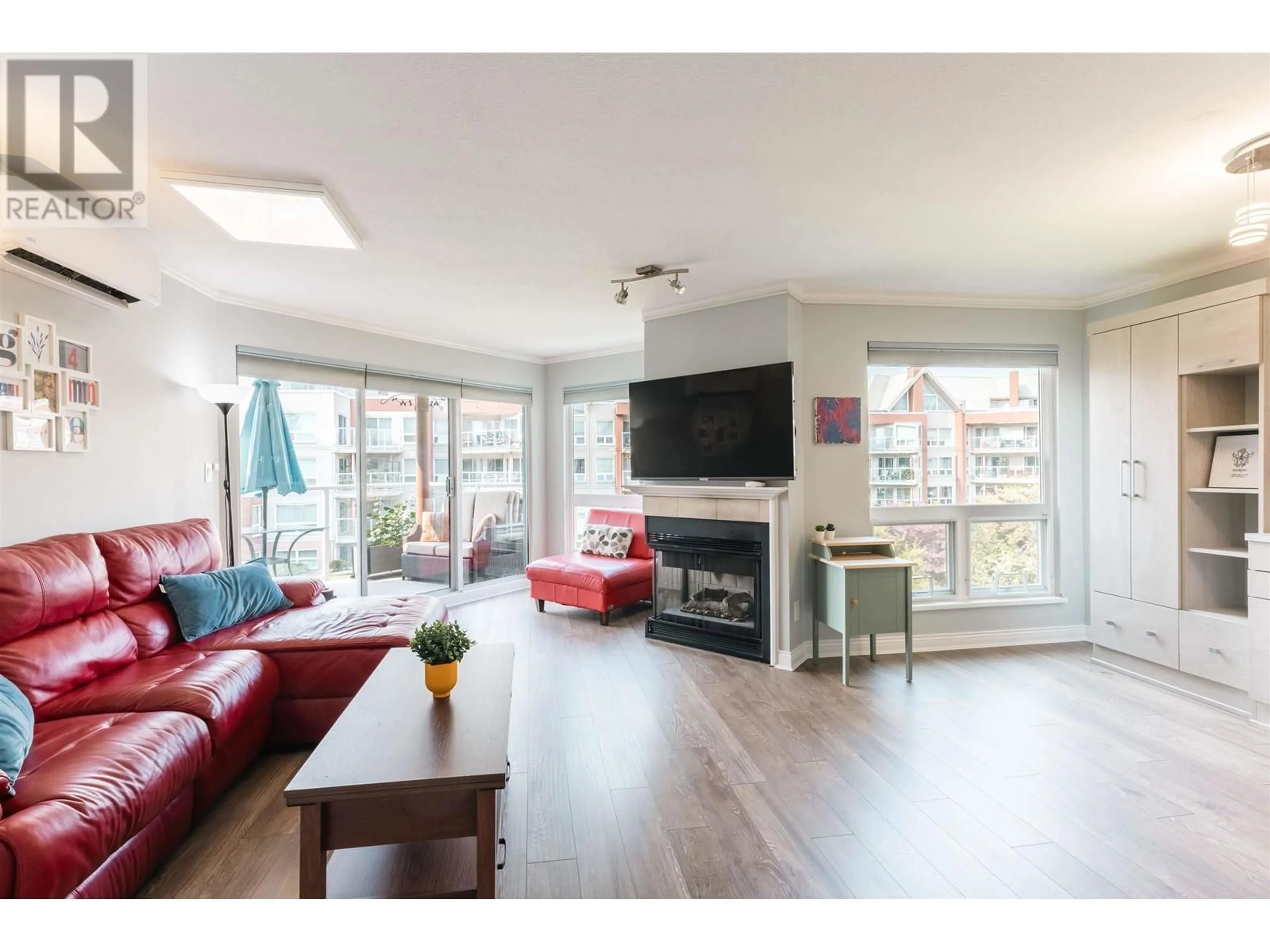 Living room, wood floors for 307A 1220 QUAYSIDE DRIVE, New Westminster British Columbia V3M6H1