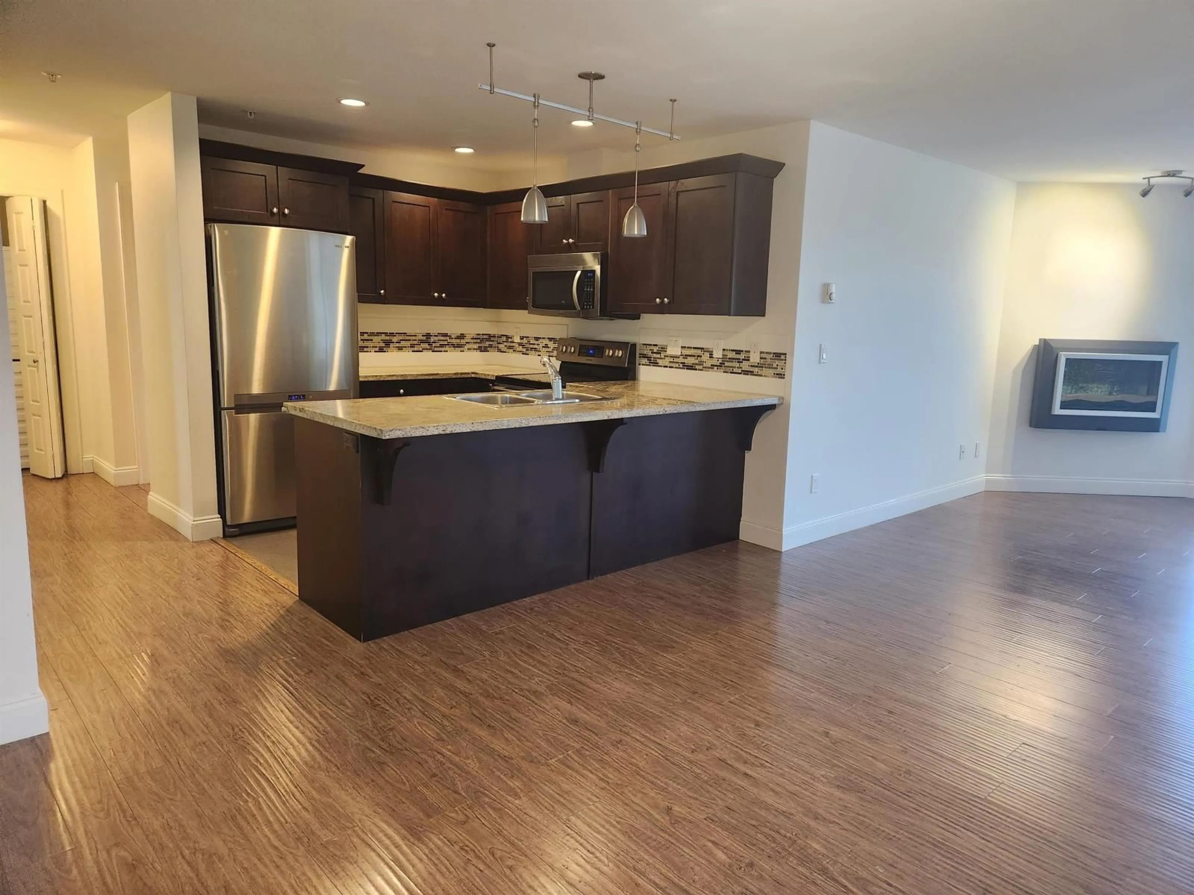 Open concept kitchen, unknown for 304 - 45640 ALMA AVENUE, Chilliwack British Columbia V2R0P8