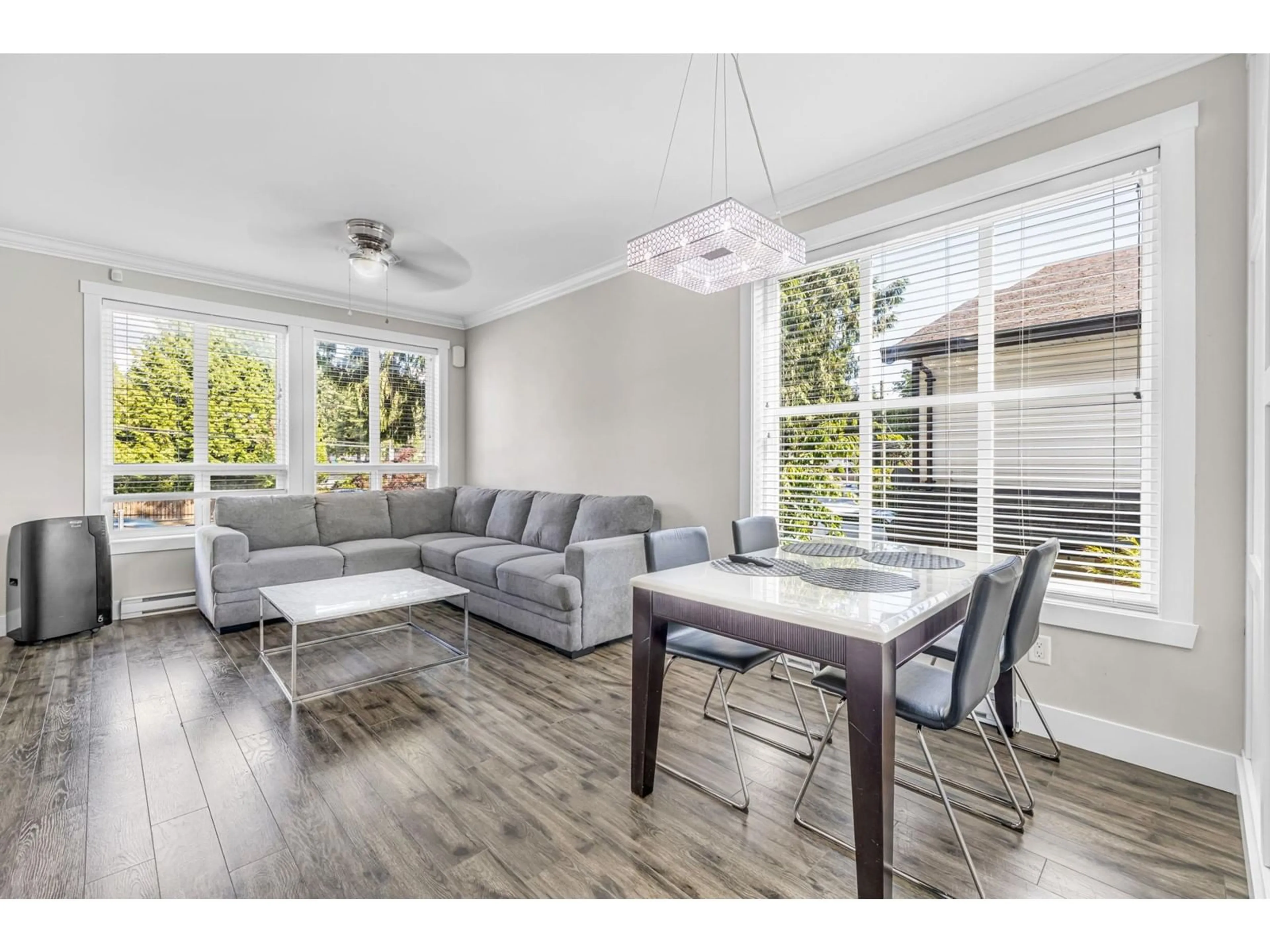 Living room, wood floors for 12 14388 103 AVENUE, Surrey British Columbia V3T0J1