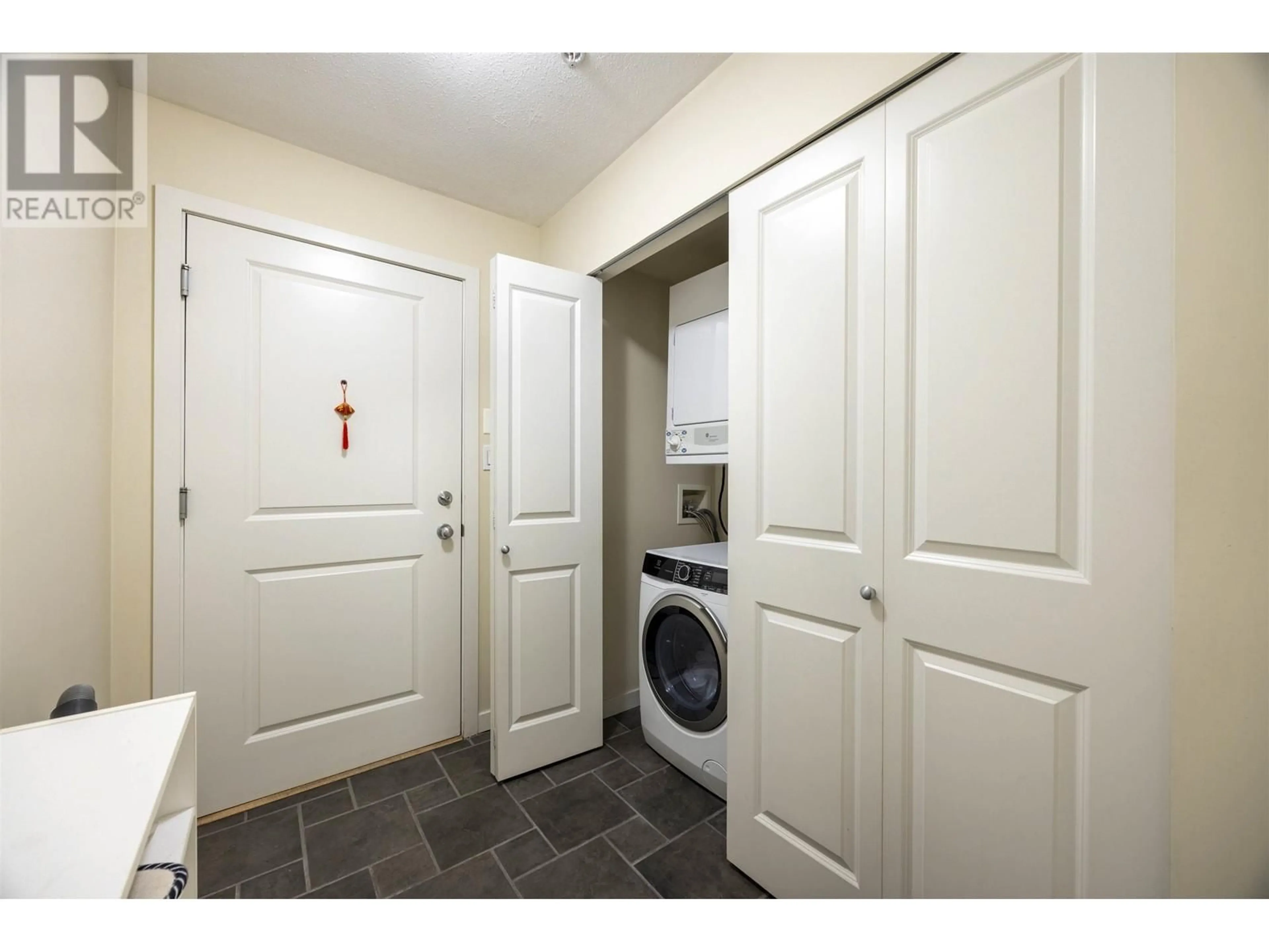 Laundry room for 218 6508 DENBIGH AVENUE, Burnaby British Columbia V5H4W6