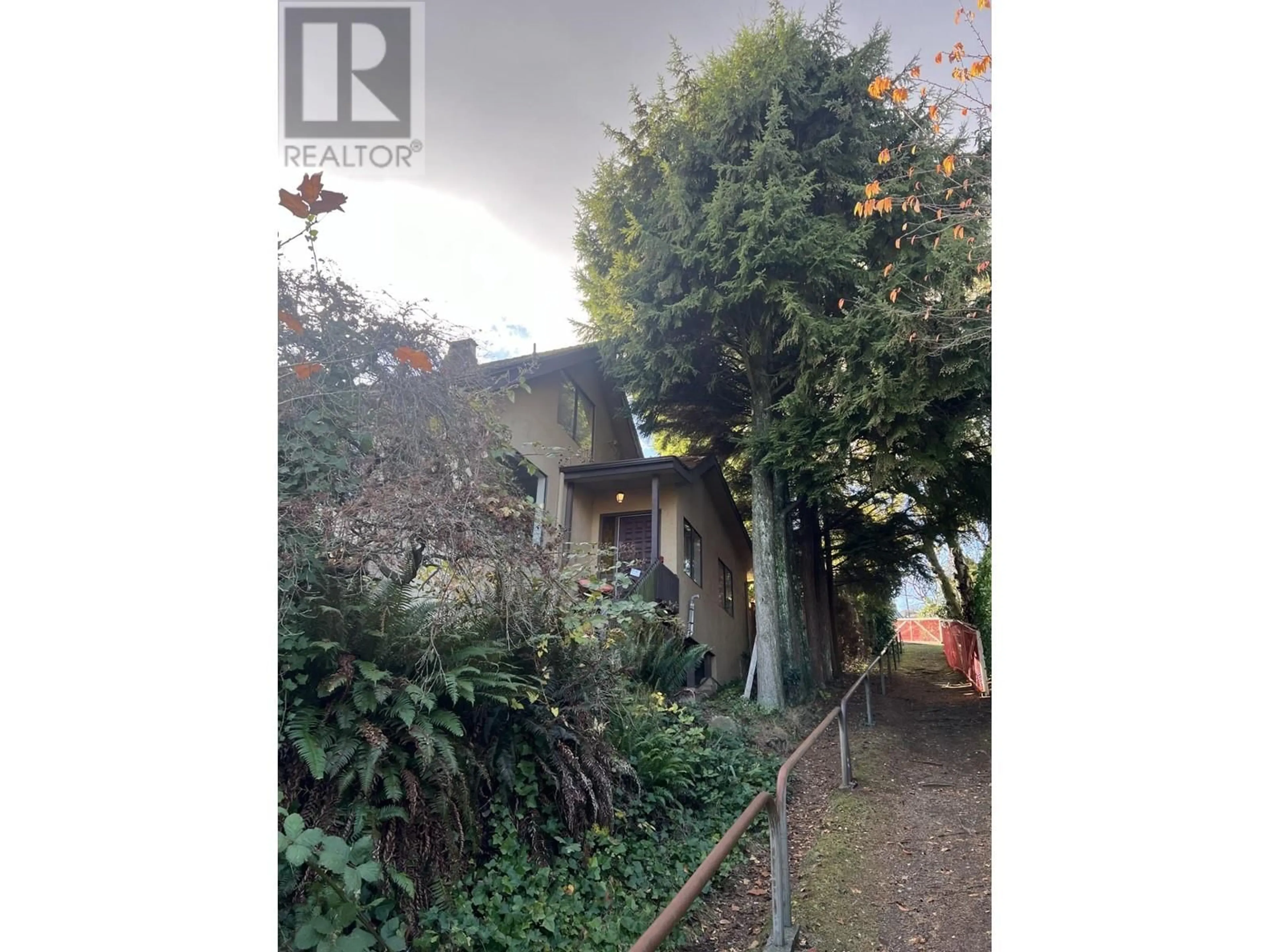 A pic from outside/outdoor area/front of a property/back of a property/a pic from drone, street for 3311 QUESNEL DRIVE, Vancouver British Columbia V6S1Z7