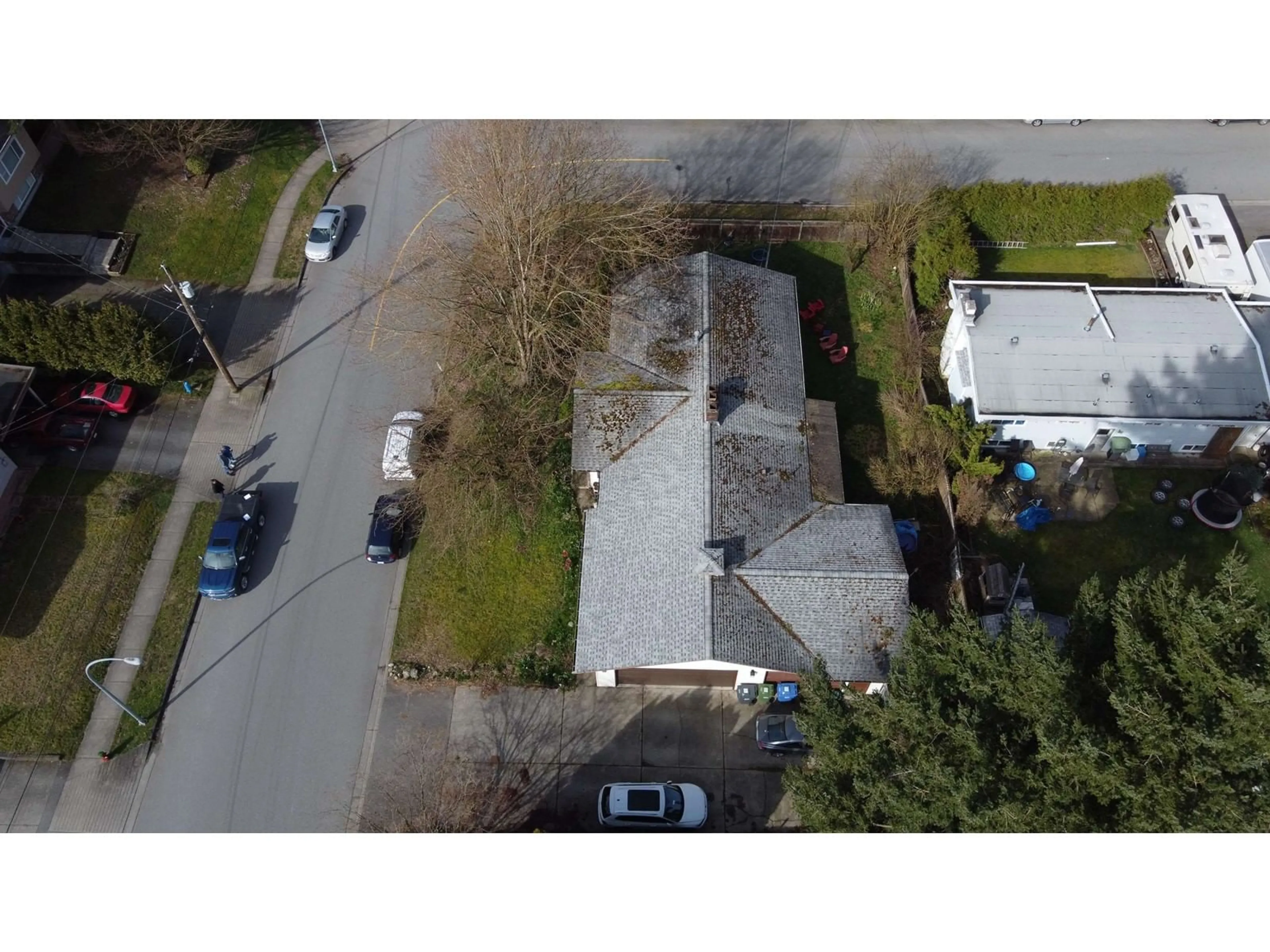 Frontside or backside of a home, the street view for 32365 DIAMOND CRESCENT, Abbotsford British Columbia V2T2L8