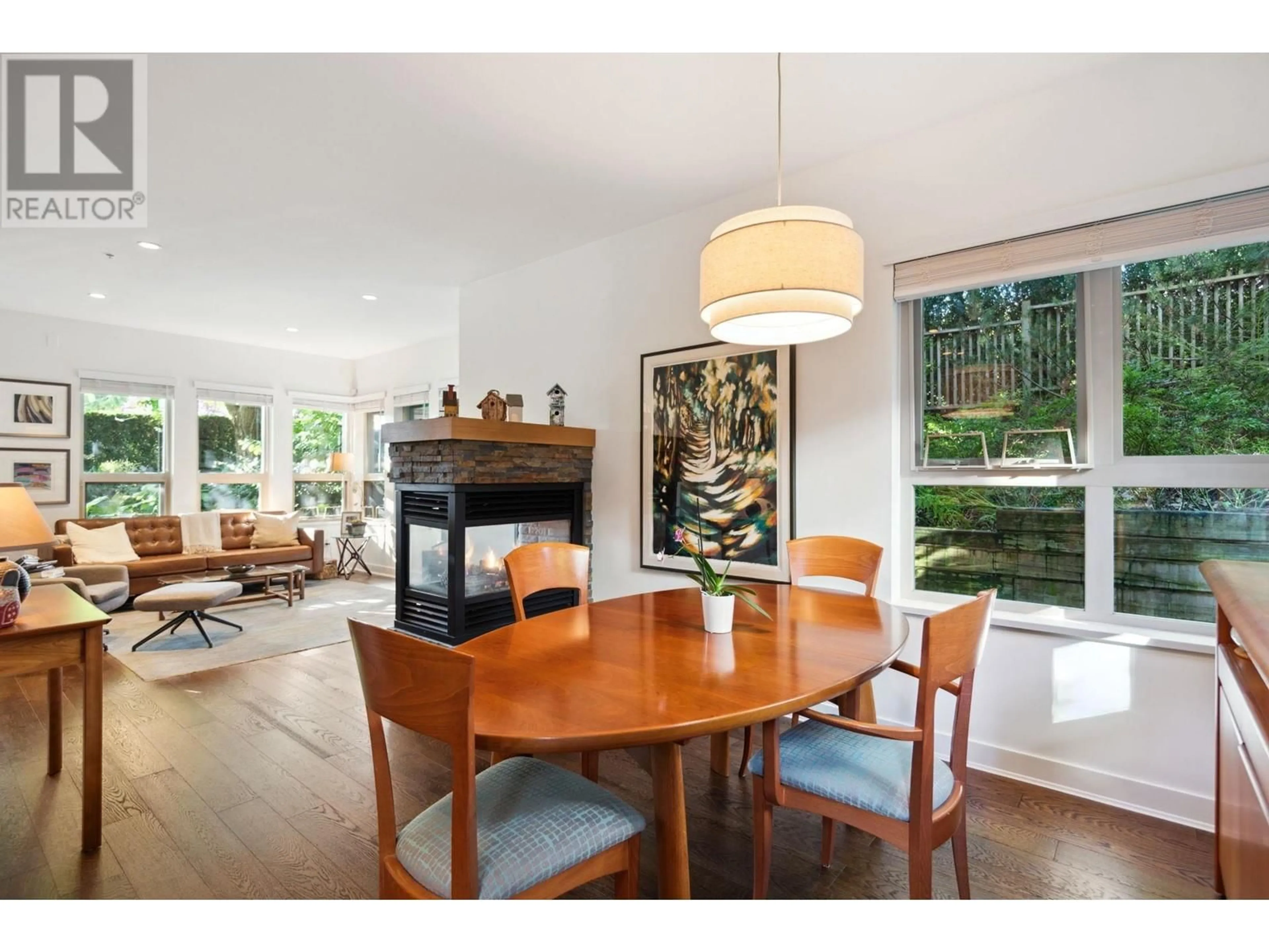 Dining room, wood floors for 2994 CHESTERFIELD AVENUE, North Vancouver British Columbia V7N3M6