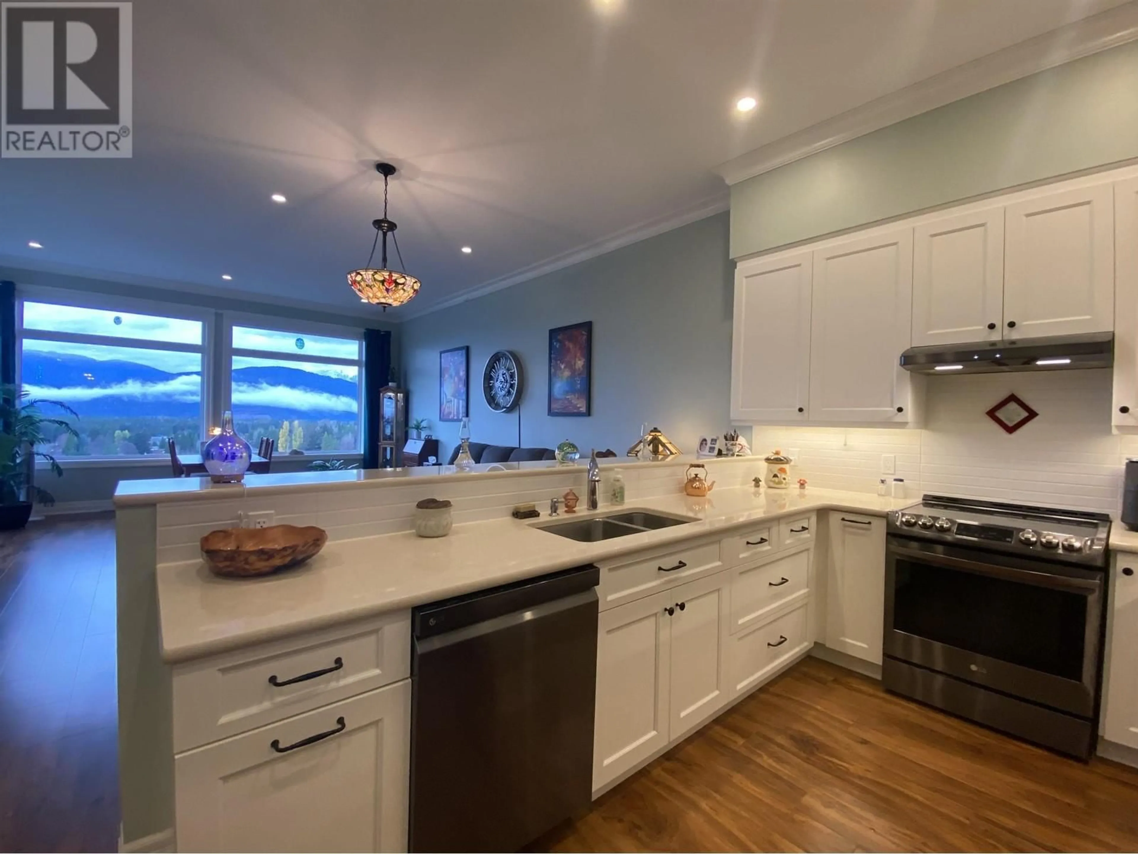 Open concept kitchen for 18 4022 YEO STREET, Terrace British Columbia V8G0H5